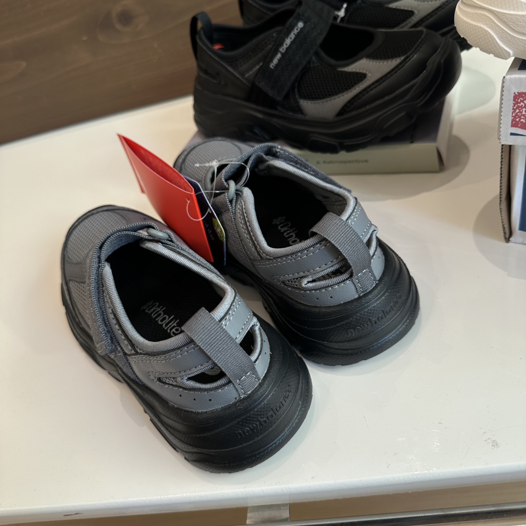 图片[3]-NB玛丽珍包头凉鞋➕透气的网面拼接，穿上不仅可以很好的保护我们宝贝的脚趾，还可以让孩子的足部自由呼吸，保持不整天干爽～做到安全、透气两不误✌️✌️✌️ 尺码22-37-选品中心