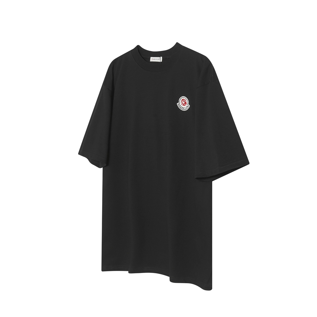「M01」 Moncler/Montclair 25ss camiseta de manga corta con pequeña insignia de astronauta. La tela usa algodón peinado de…