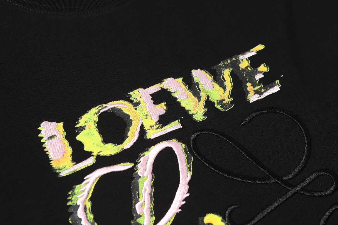 Loewe LOEWE/罗意威 24SS春夏新款手绘涂鸦迷彩印花刺绣LOGO短袖T恤