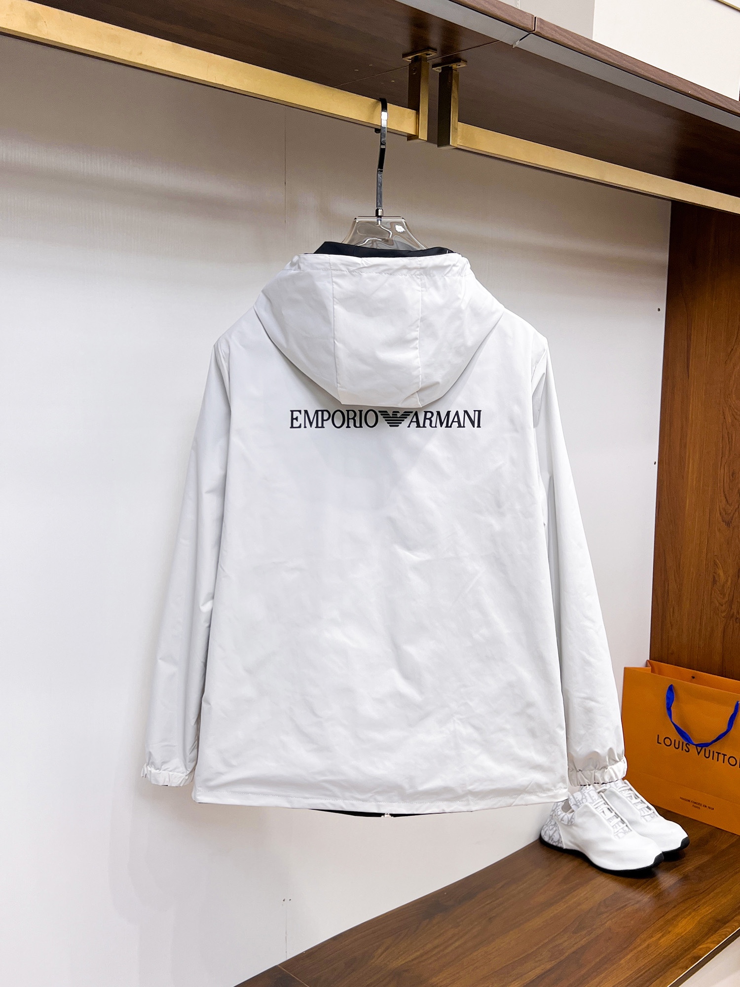 NO:117826,Armani Spring 2025 new fashion casual jacket jacket, imported original technology fabric, comfortable and breathable upper body, versatile and not picky, a must-have for successful men in fashion urban areas!  The exquisite craftsmanship logo on the chest, unique design, European fashion style, and fine craftsmanship, highlighting the personality of young people. The original hardware and accessories are of extremely high grade and are very handsome in the upper body!  M-3XL orders to report height and weight!  Maximum wear 200 catties, Armani, jackets & coats, jackets & coats, alexander wang19860909阿玛尼 2025春季新品时尚休闲夹克外套,进口原版科技面料,上身舒适透气,百搭不挑人,时尚都市成功男人必备！胸前精致工艺logo,独特设计欧洲时尚风格,精细工艺,彰显了年轻人的个性,原版五金辅料,档次极高,上身帅气十足！M-3XL下单报身高体重！最大穿200斤,,armani,jackets & coats,jackets & coats,alexander wang,Men's clothing