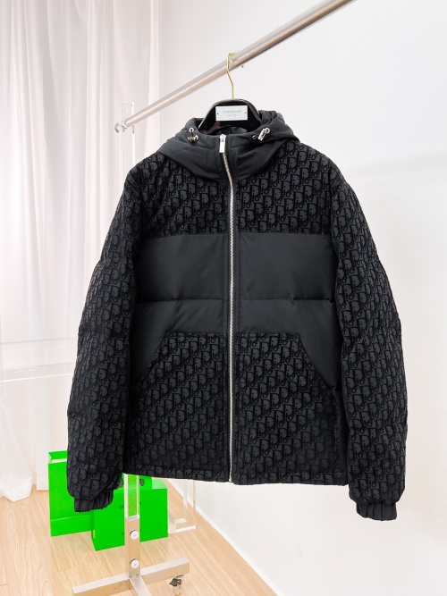 Dior Winter Down Jacket with Logo, Lightweight, Warm, and Stylish for Men & Women 1 Dior Winter Down Jacket with Logo, Lightweight, Warm, and Stylish for Men & Women