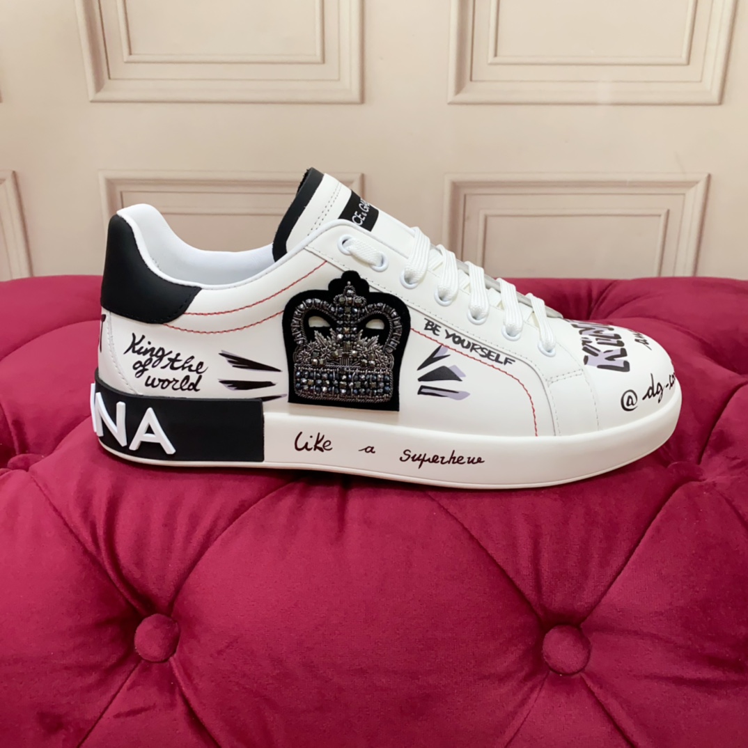 NO:274650,High quality Brand outsole DOLCE & GABBANA 2025 new model Top version High-end quality Exclusive seiko customization is available on the market Brand letter craftsmanship is beautiful and luxurious shining Superbly made by many people to use high-end imported silk cowhide White silk sheep perfectly interprets the latest inspiration for shoes Classic and fashion Luxury dreams leading fashion high-end quality Size number Women 35-45 Standard size, Dolce & Gabbana, Dolce & Gabbana, cowhide19860909高质量 品牌大底DOLCE & GABBANA 杜嘉班纳 2025新款 顶级版本 高端质量 独家精工定制上市 品牌字母工艺点缀绝美奢华闪耀 精湛的做众多人至爱采用高端进口丝绸牛皮 白丝绸羊里 完美诠释鞋履最新灵感 经典与时尚融为一体奢华迷梦驾凌时尚高端品质 码数 女35-45 标准码数,,Dolce&Gabbana,Dolce&Gabbana,cowhide,Men's shoes