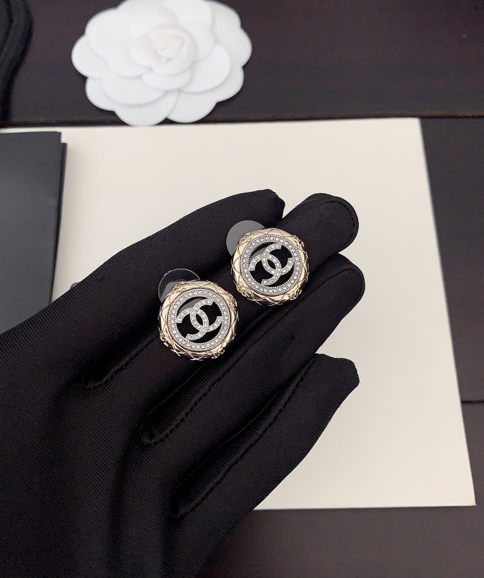 Chanel Серьги гвоздики