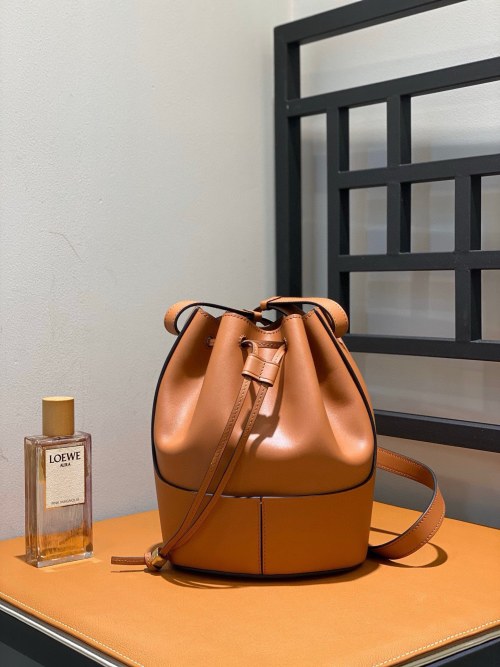 Loewe Balloon Bucket Bag, Medium Size, Leather Construction, Versatile Style 1 Loewe Balloon Bucket Bag, Medium Size, Leather Construction, Versatile Style