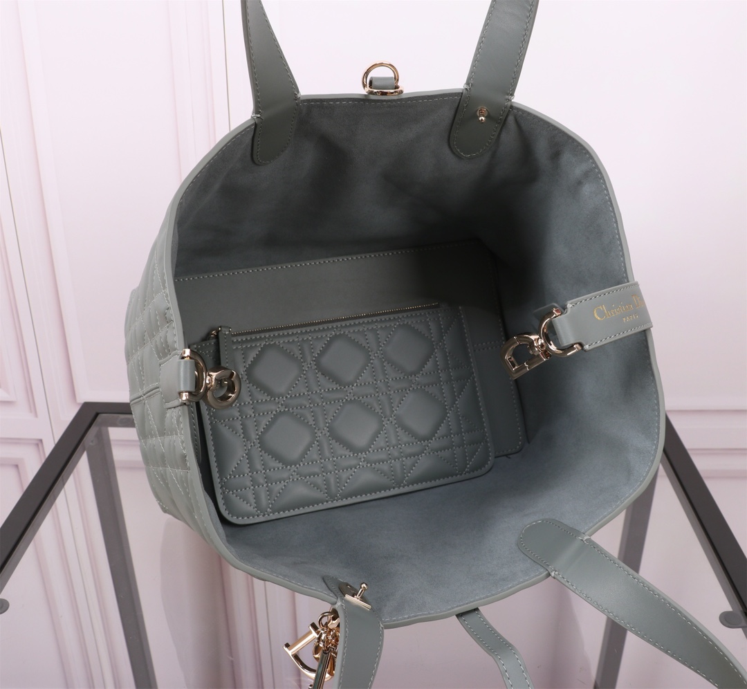 中号 DIOR TOUJOURS 手袋 9
