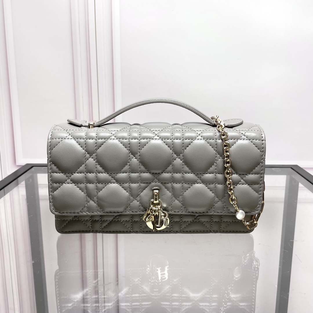 Online Replik
 Dior Taschen Kupplungsbeutel Schaffell Lady Ketten