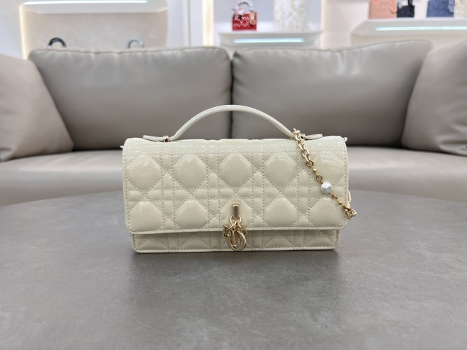 Lady Dior White Lambskin Pearl Clutch with Pearl Chain - Elegant & Versatile 1 Lady Dior White Lambskin Pearl Clutch with Pearl Chain - Elegant & Versatile