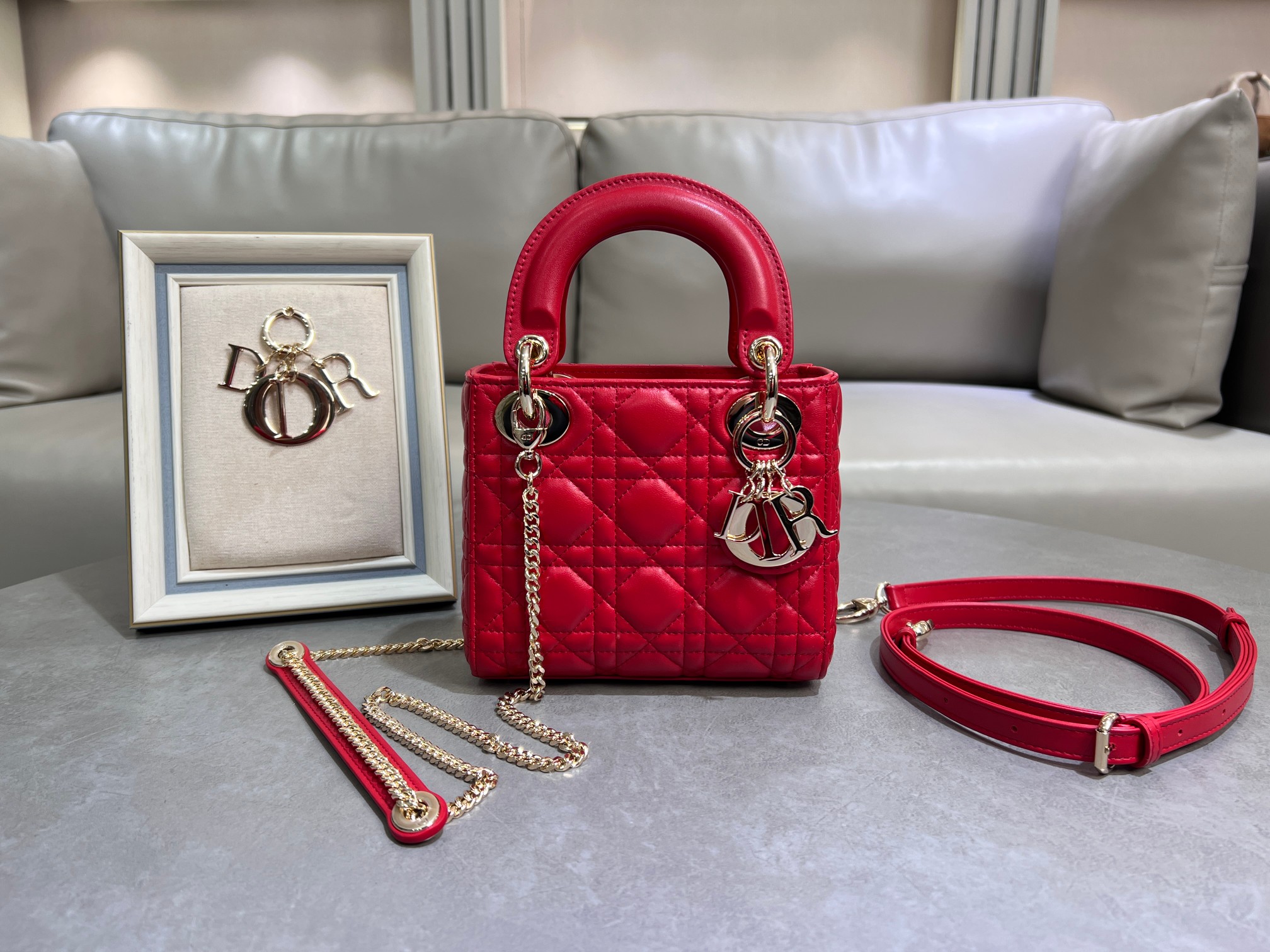 Drei-Frame-Schaffellrot