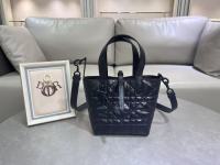 Diese vertikale Handtasche von Dior Toujours ist ein neues Produkt in der frühen Frühjahrs -2025 -Serie. 1 2835@2836