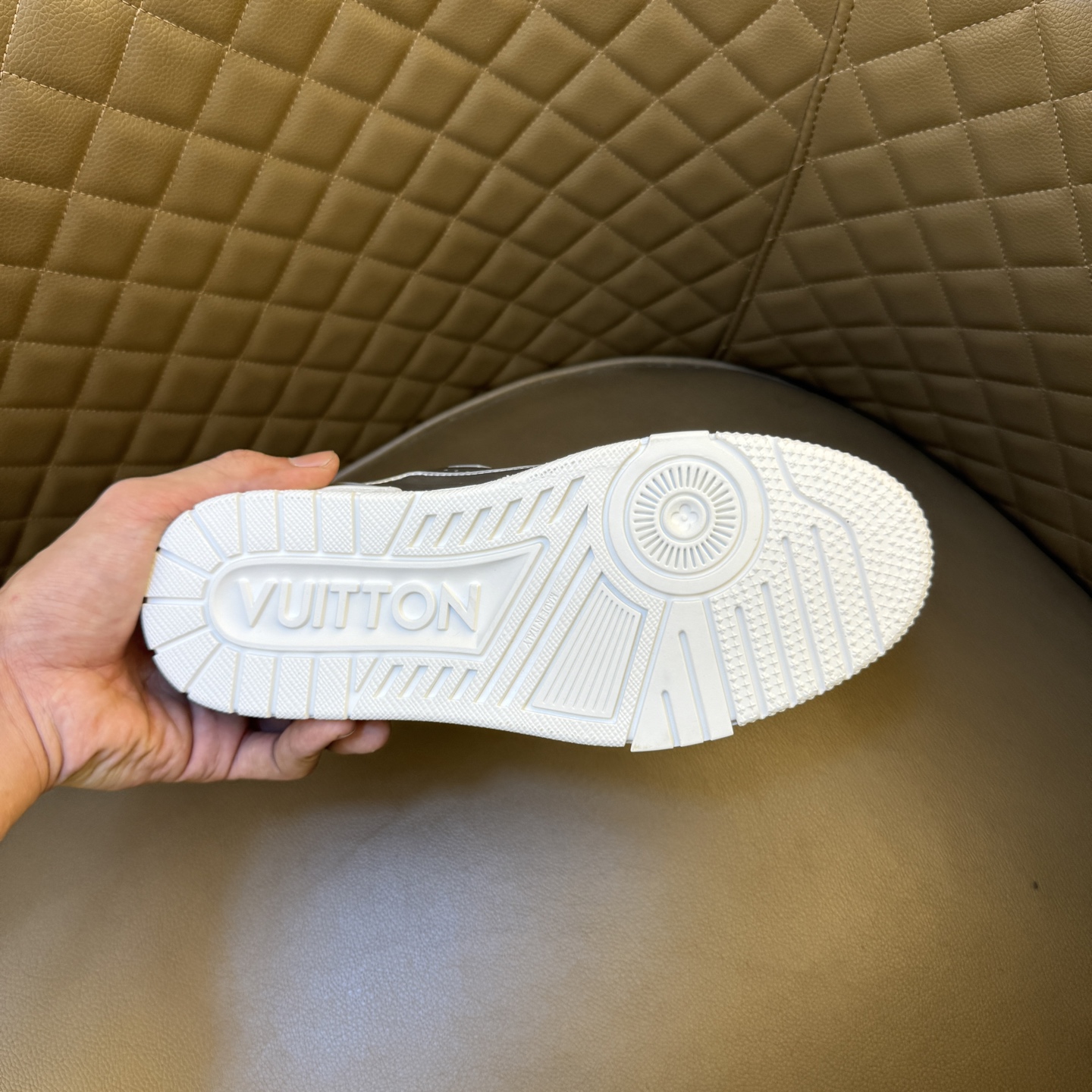 LV Style Leather Men's Shoes style reference detail image 9 from source 780814