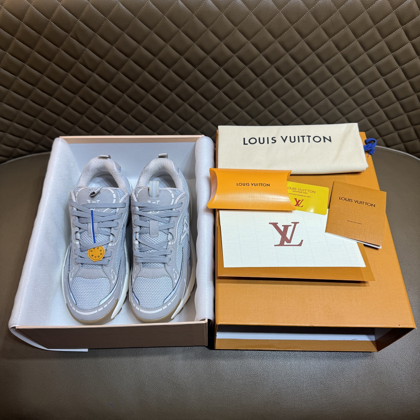 LV Style Men's Shoes style reference detail image 1 from source 780881
