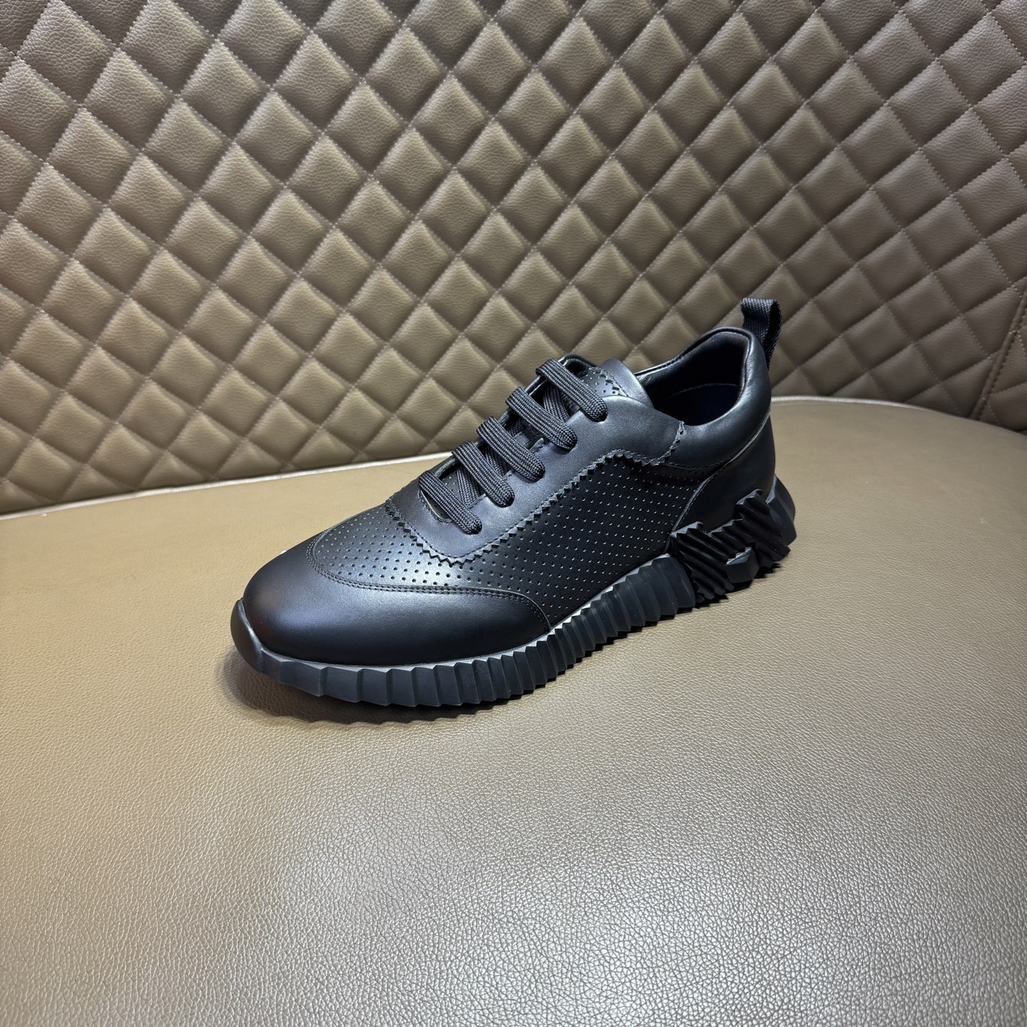 Hermes Style Black Leather Men's Shoes style reference detail image 6 from source 781636