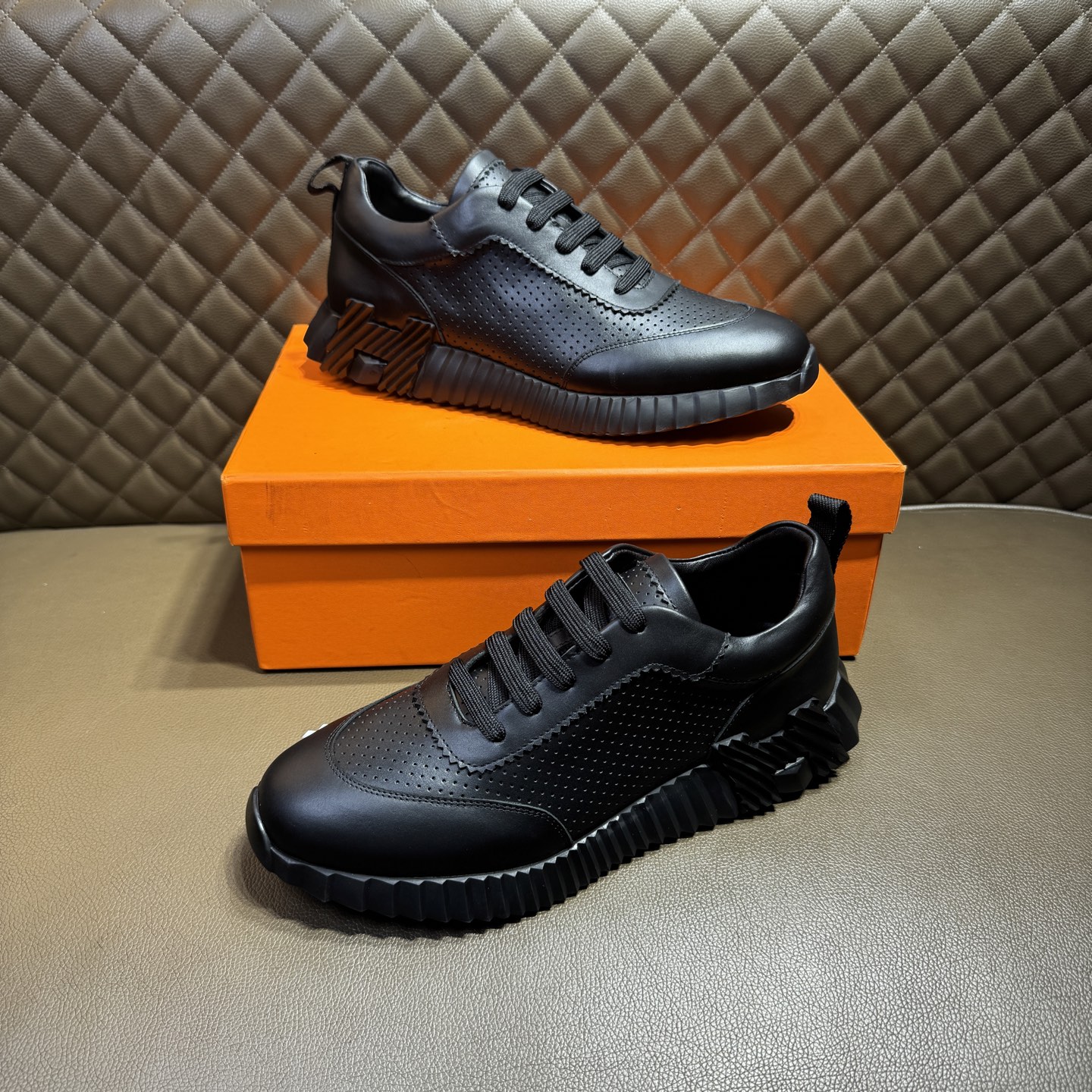 Hermes Style Black Leather Men's Shoes style reference detail image 5 from source 781636
