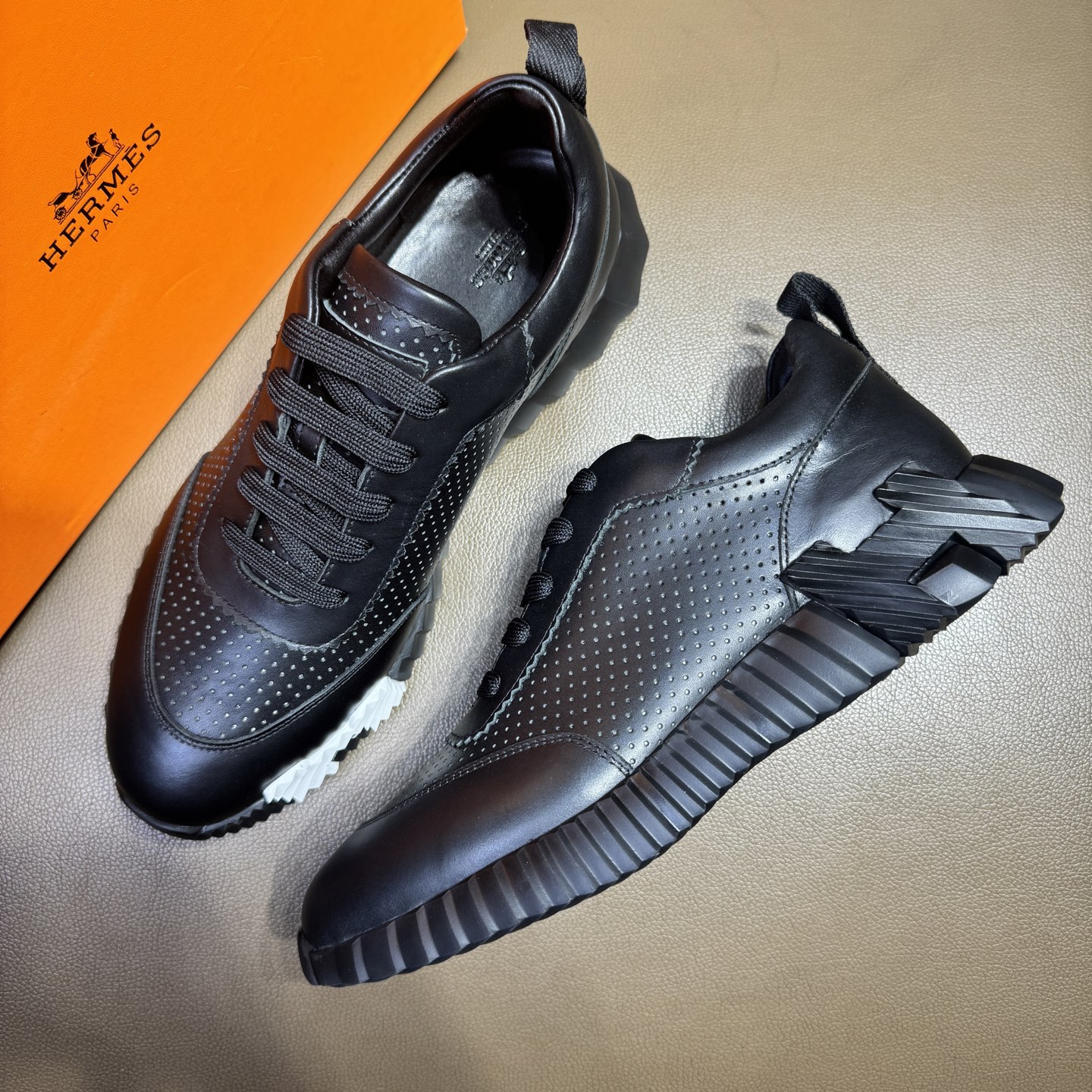 Hermes Style Black Leather Men's Shoes style reference detail image 4 from source 781636