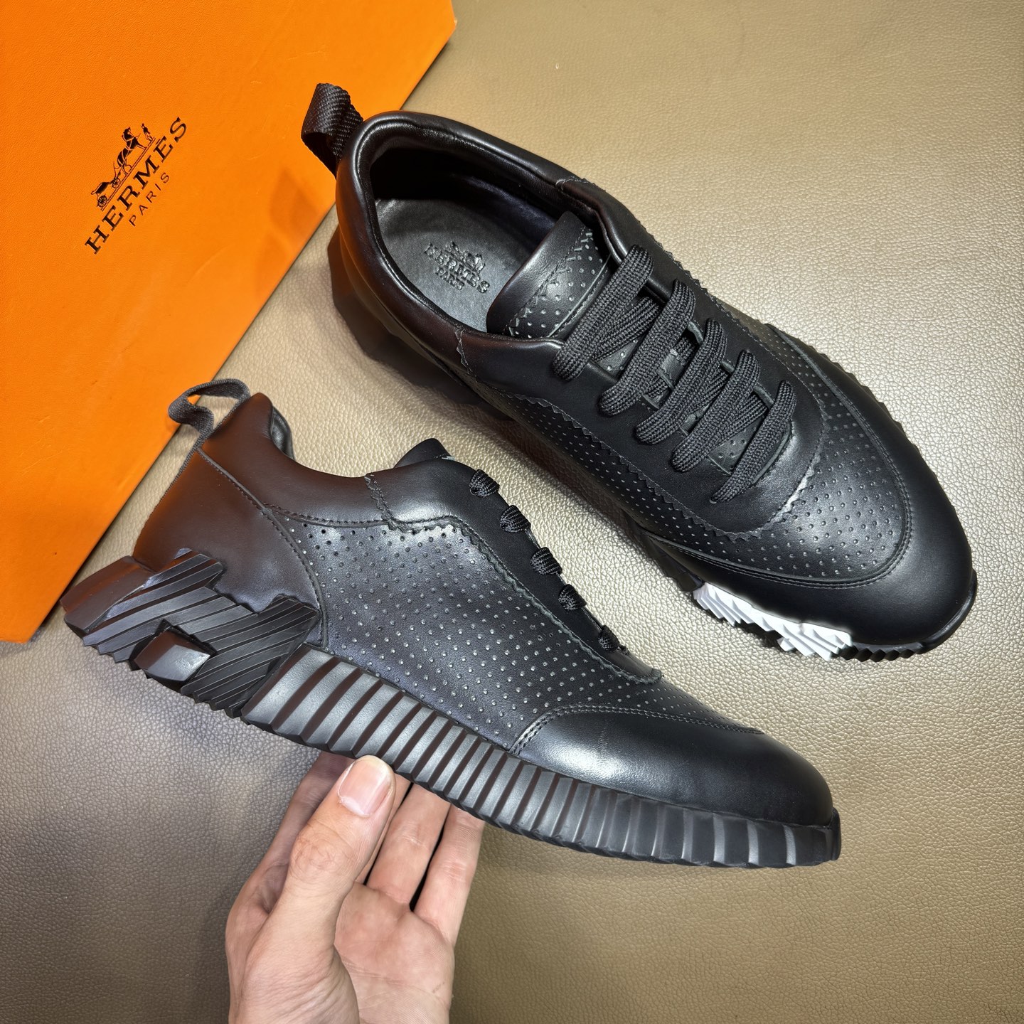 Hermes Style Black Leather Men's Shoes style reference detail image 3 from source 781636