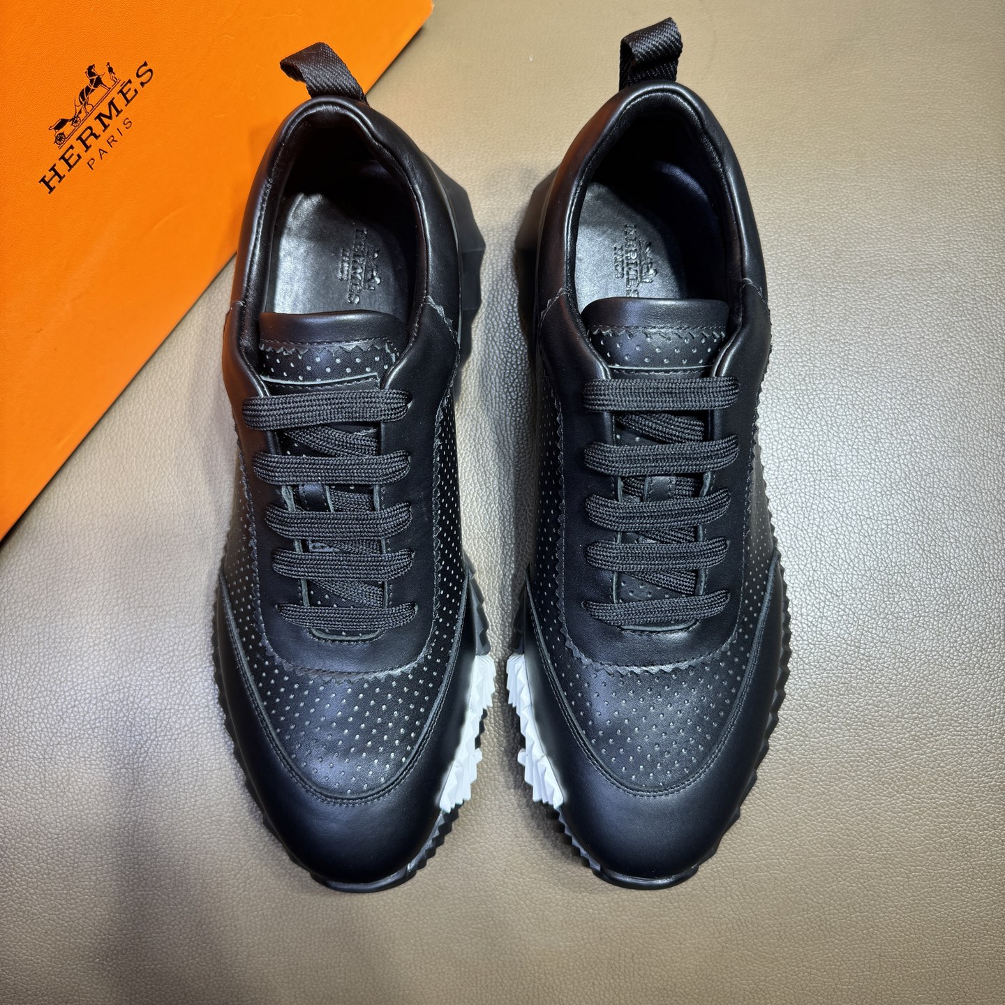 Hermes Style Black Leather Men's Shoes style reference detail image 2 from source 781636