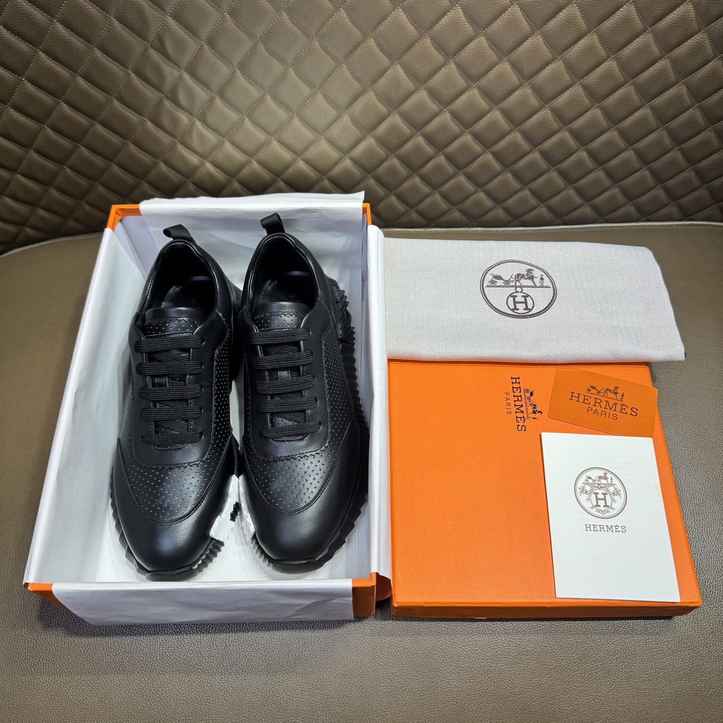 Hermes Style Black Leather Men's Shoes style reference detail image 1 from source 781636