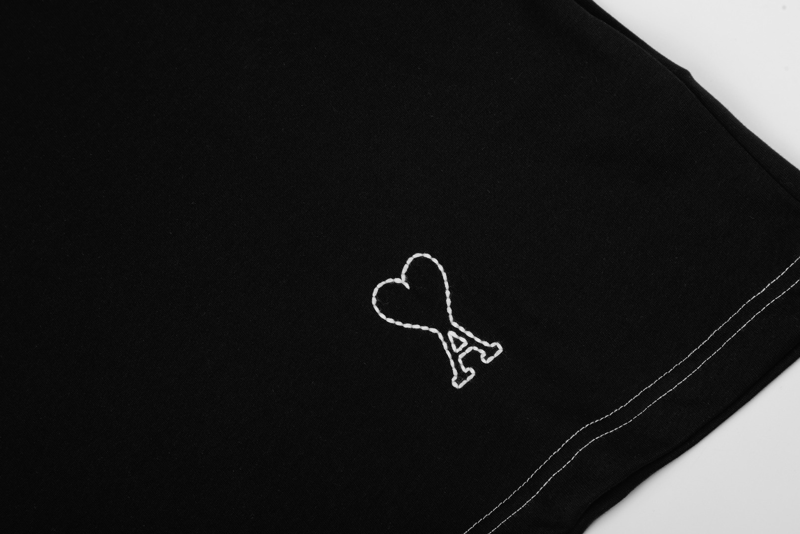 Ami Paris 26ss 明线缝线爱心刺绣短袖-Top High Quatity Cheap Sneakers Fashion Clothing Clothes Bags handbags Shoes of all Brand wholesale With The best Quality And Beautiful Price from China Factory Chinese suppliers wholesaler seller Ami Paris 26ss 明线缝线爱心刺绣短袖