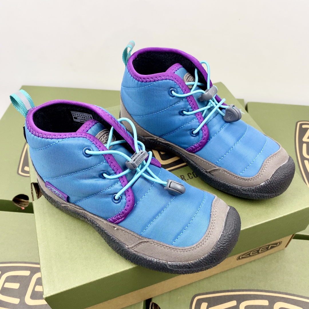 NO:578771,Keen Polo Plush Polo Boots Sizes 26-37 This pair of plush polo boots will not disappoint you. Shangjio has a camping style. The contrasting colors are stunning and good-looking. The collar, tongue and insole are designed with plush to keep you warm!  The elastic shoelaces make it easy for children to put on and take off by themselves. It’s really worth buying a pair to try!  ,snow boots,boots,19860909Keen 马球加绒靴 尺码26-37 这双加绒马球靴更不会让你失望 上jio很露营风 撞色的配色绝绝子又好看 鞋口鞋舌鞋垫加绒设计保暖效果刚刚好！ 松紧鞋带方便小朋友自己穿脱真的很值得入手一双试试！,雪地靴,boots,,Children's