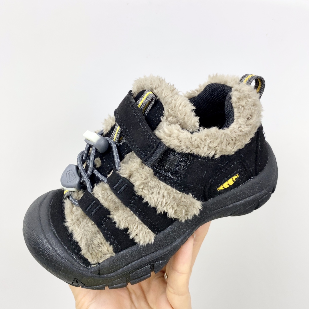 图片[7]-加绒KEEN冬季新款毛毛户外儿童登山鞋 尺码：24-37码 超赞的PARK shop联名系列🆕 毛毛拼接鞋面，质感超赞👍🏻 户外登山的保护鞋头✌🏻 橡胶耐磨防滑大底✔️ 脚感超赞超舒适☁️-选品中心