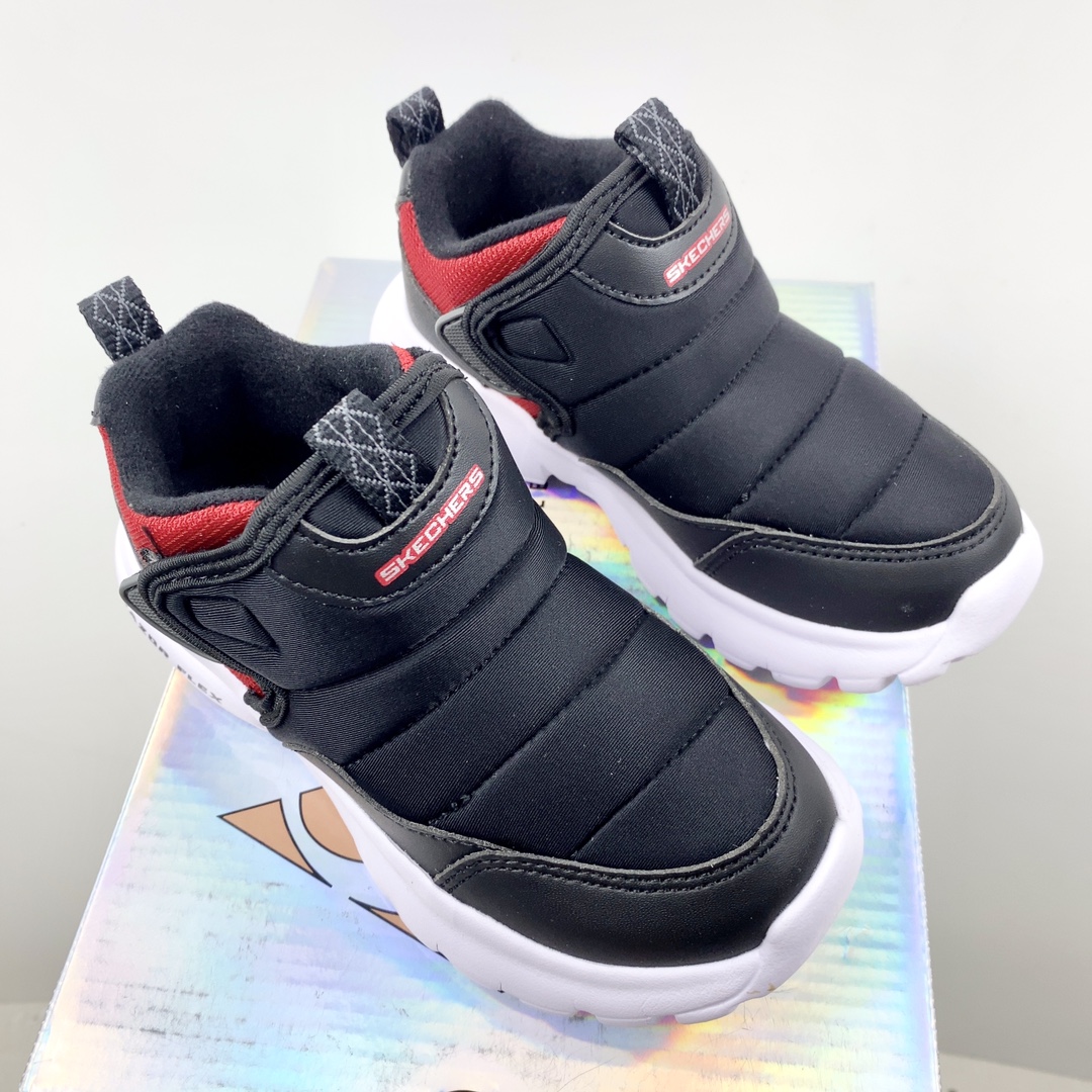 斯凯奇加绒中帮儿童棉鞋雪地靴 工艺做工细节材质都完美演绎💯 贴心加绒，保暖又舒适❄️ 专为儿童设计的镭射切割大底👍🏻-选品中心