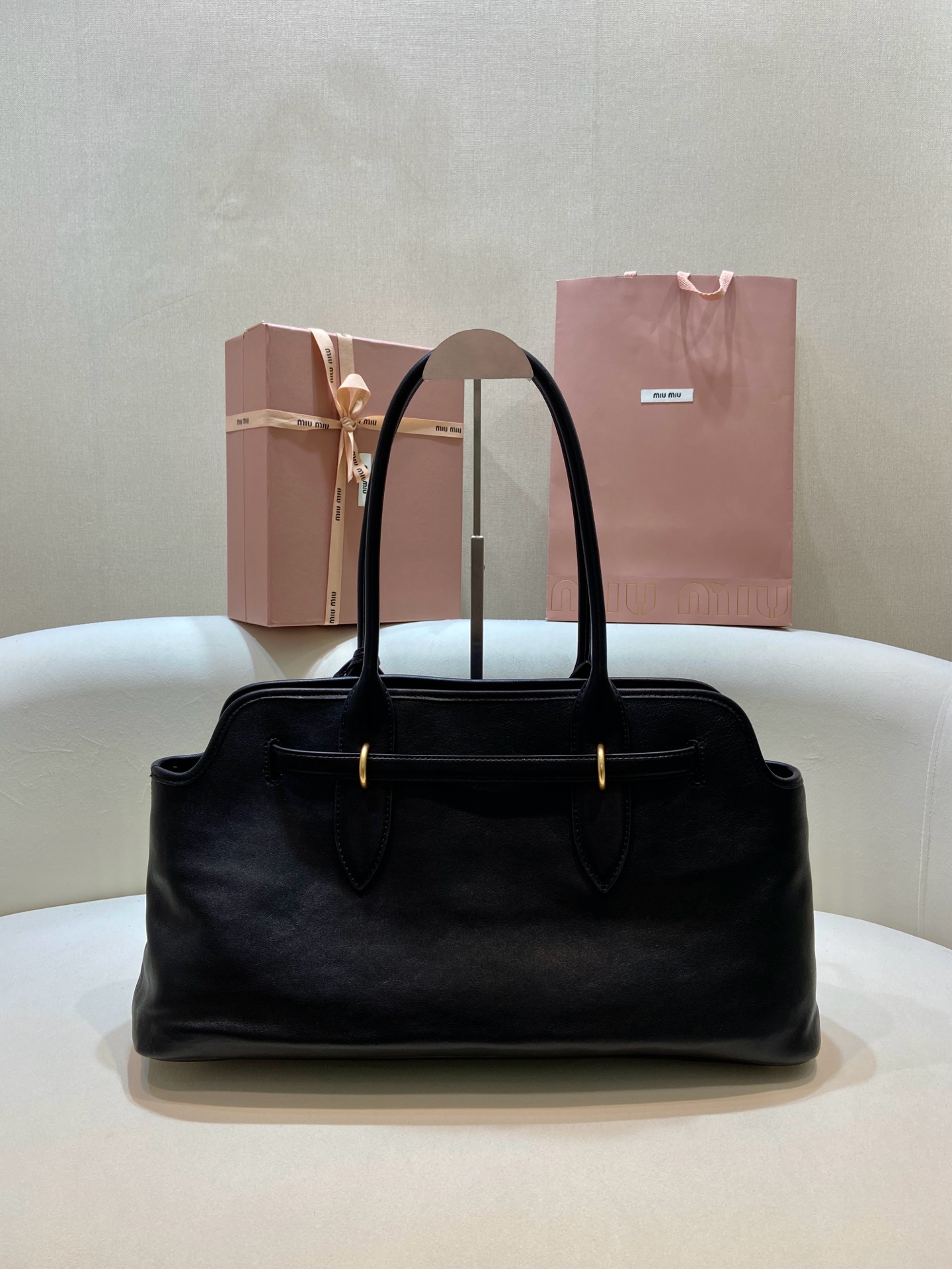 Aventure Linen Blend Tote Bag with Leather Strap & Gold Hardware 5 i1743664973259 2429 0 3