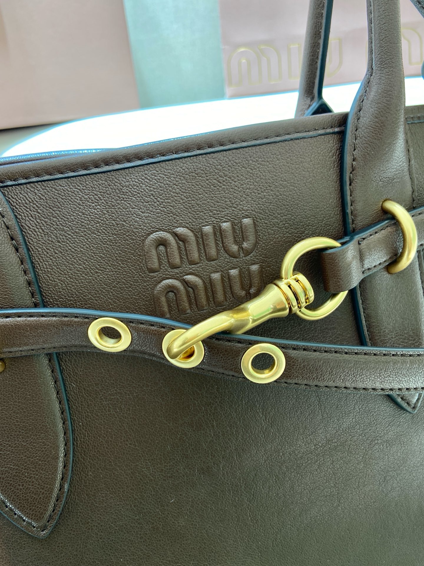 Aventure Large Tote Bag, Linen Blend, Golden Hardware, Detachable Leather Charm 8 i1743665250109 9465 0 6