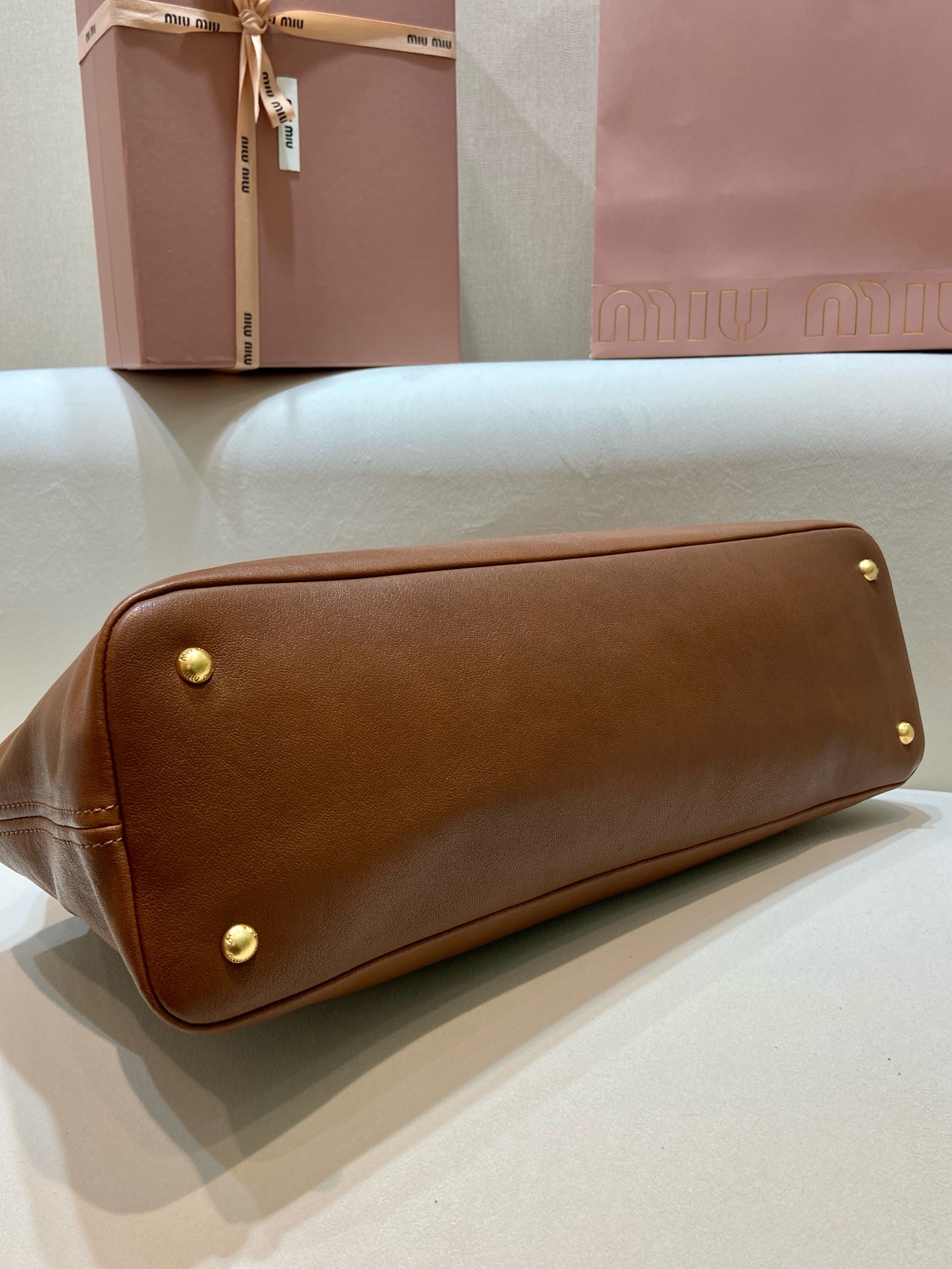 Aventure Handbag: Linen Blend, Detachable Leather Tag, & Gold Hardware - Spacious 6 i1743665395754 5705 0 6