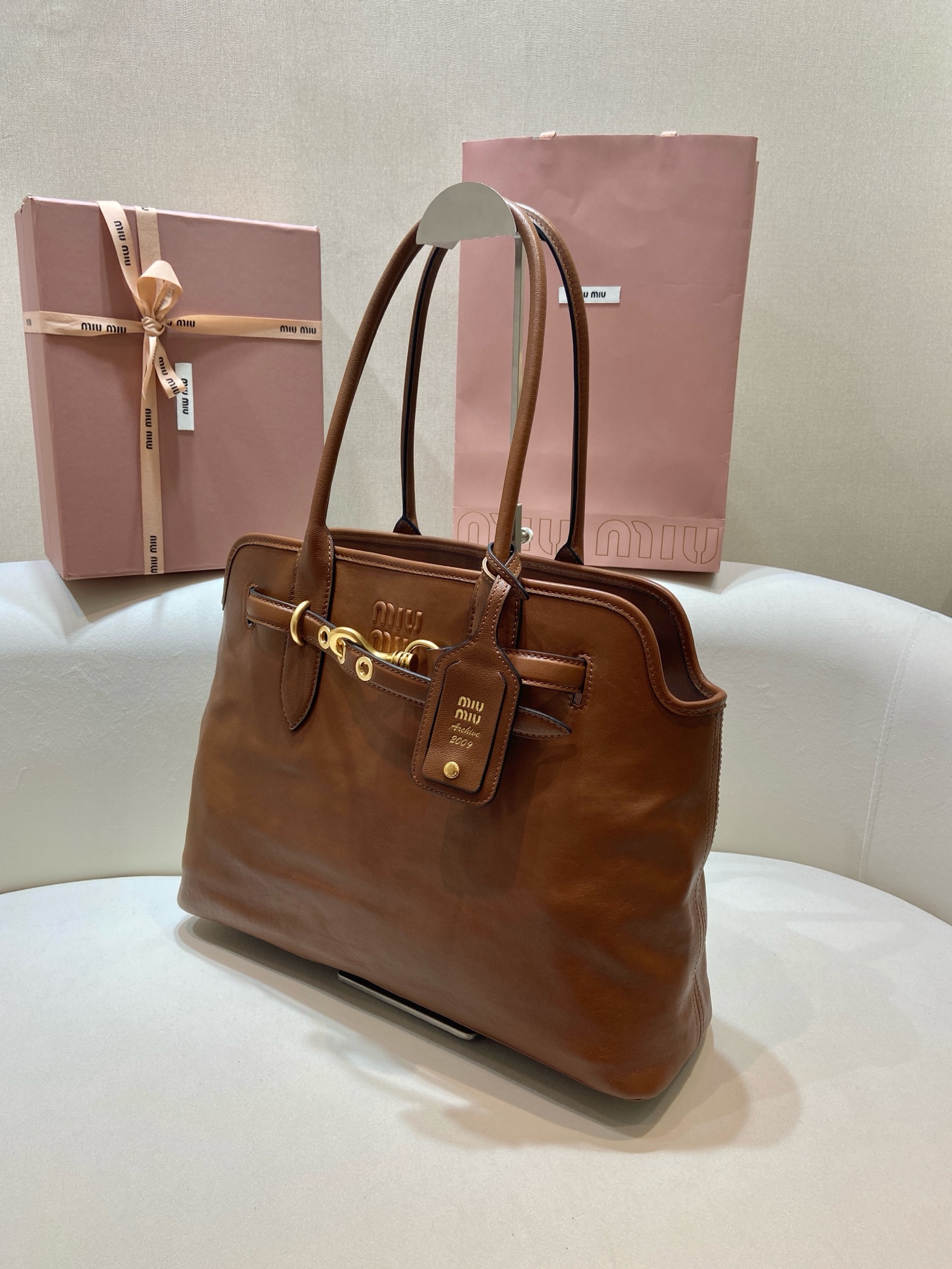 Aventure Linen Blend Tote Bag with Leather Shoulder Strap | Spacious & Stylish 4 i1744014154906 4890 0 1