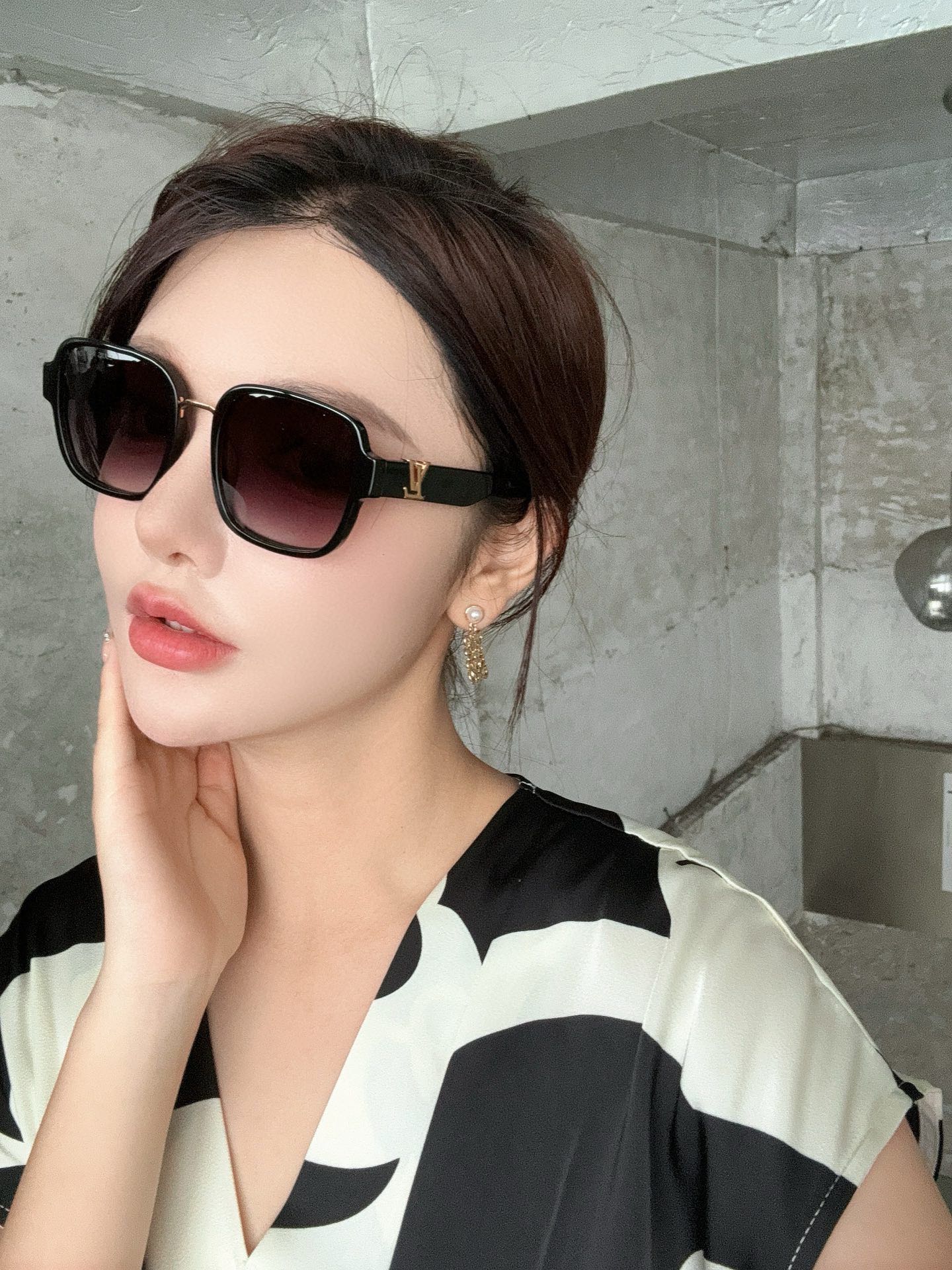 Louis Vuitton 
ModelZ1760
size52口20 145
