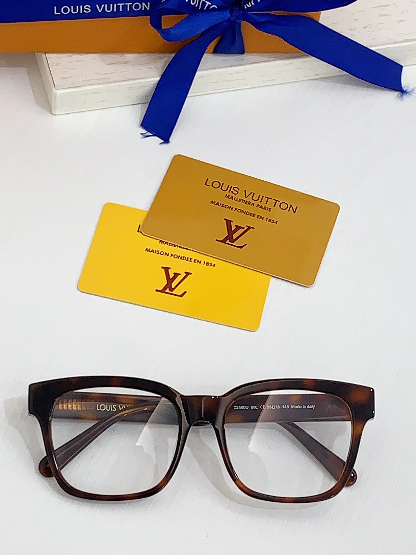  LOUIS VUITTO*
MODEL：Z2580U
SIZE：55口18-145
