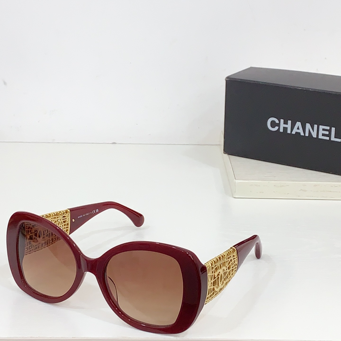  
 Chanel* 
CH5531
Size54-21–140
