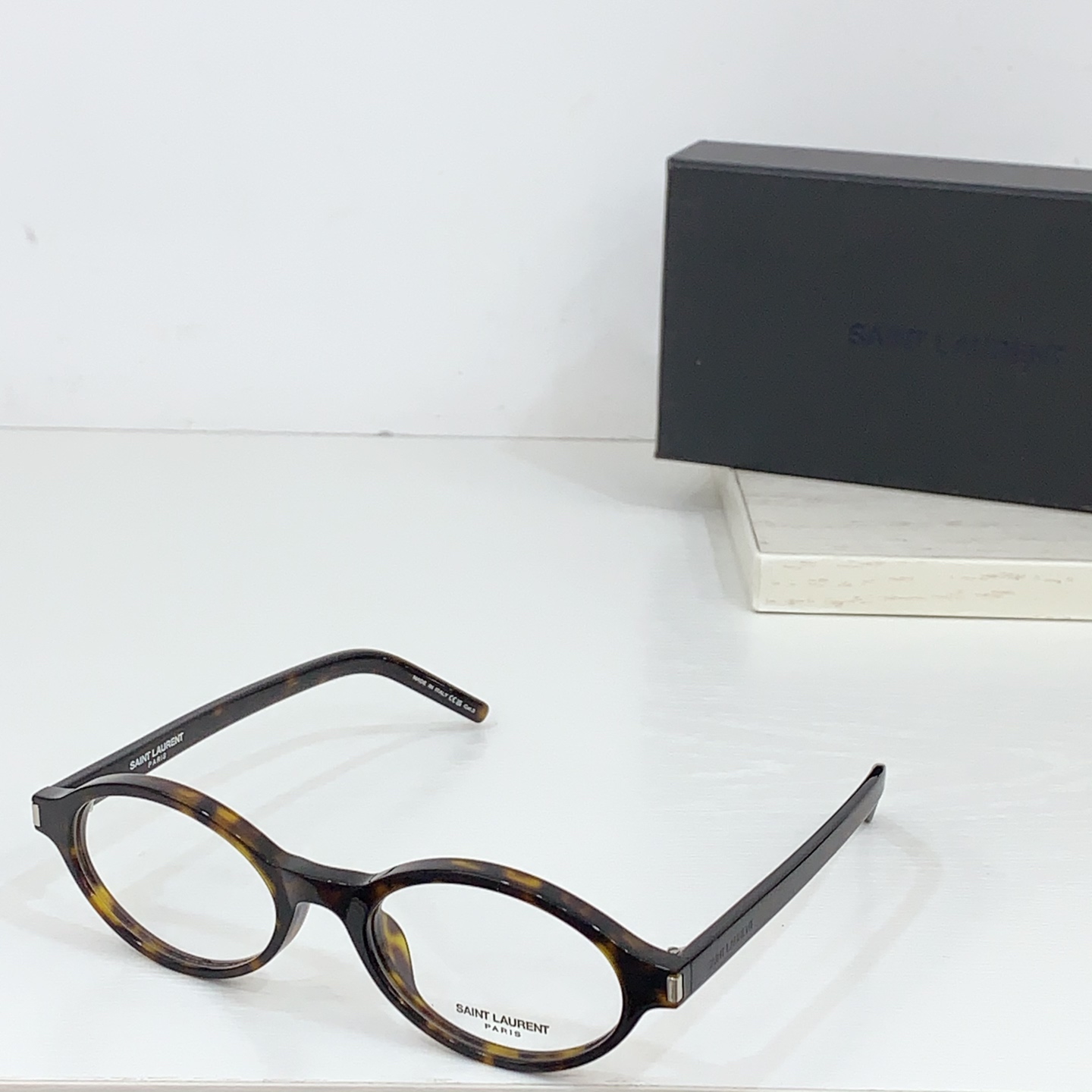  绝美书呆子𝐒𝐚𝐢𝐧𝐭  𝐋𝐚𝐮𝐫𝐞𝐧𝐭 
SL751 JEANNE
欧美小框镜
size：50口19-