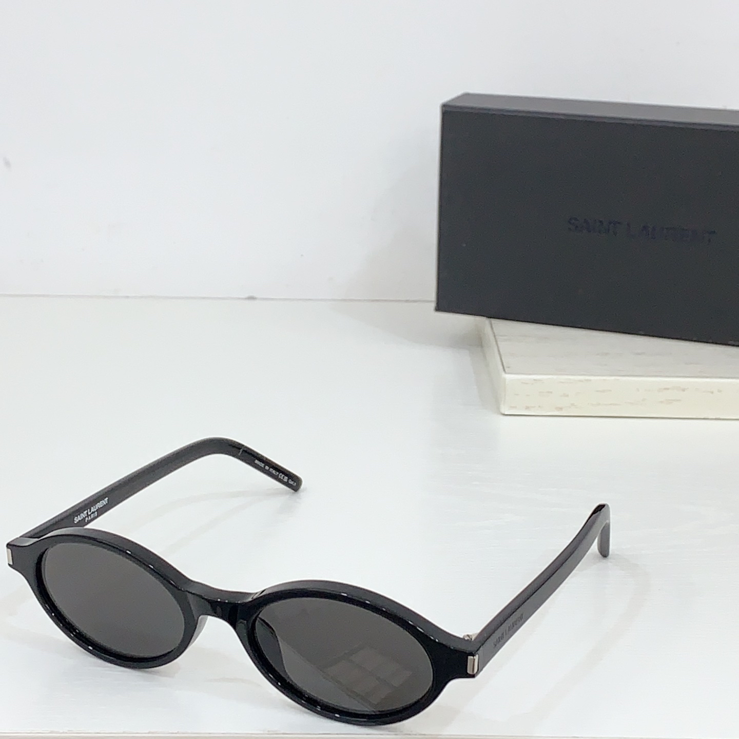  绝美书呆子𝐒𝐚𝐢𝐧𝐭  𝐋𝐚𝐮𝐫𝐞𝐧𝐭 
SL751 JEANNE
欧美小框镜
size：50口19-