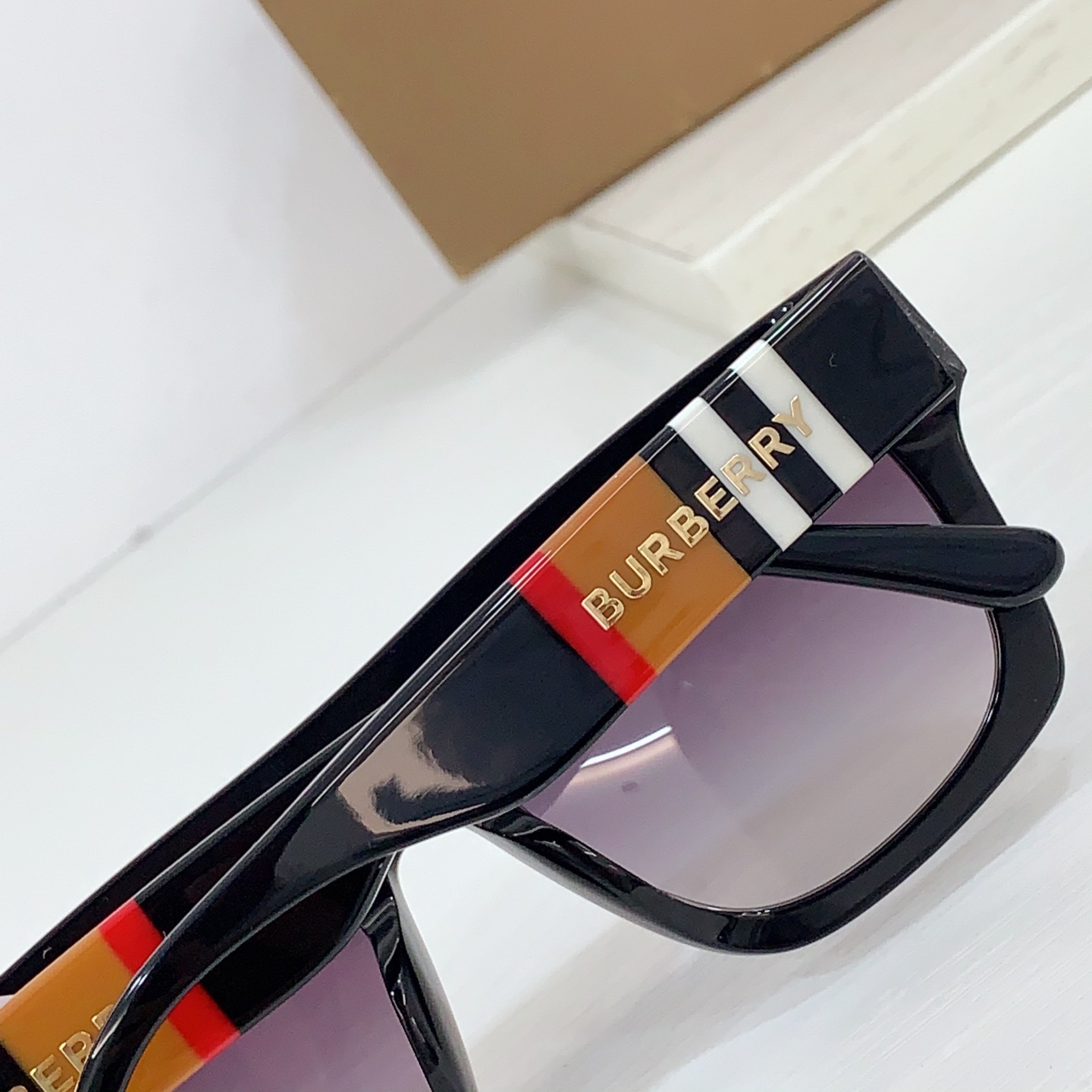  BURBERR* 
MODEL：BE4488
SIZE：54口18-145
