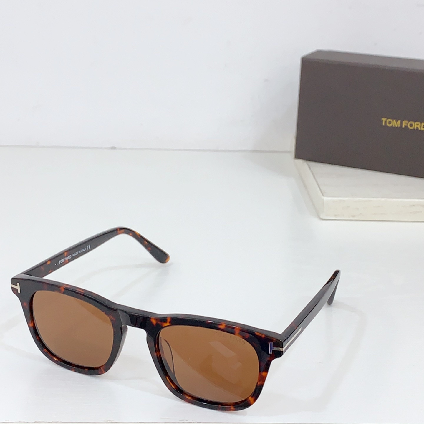  TOM FORD✨✨✨MODEL：TF5870-F-B✨✨✨SIZE：52口21-145✨✨✨