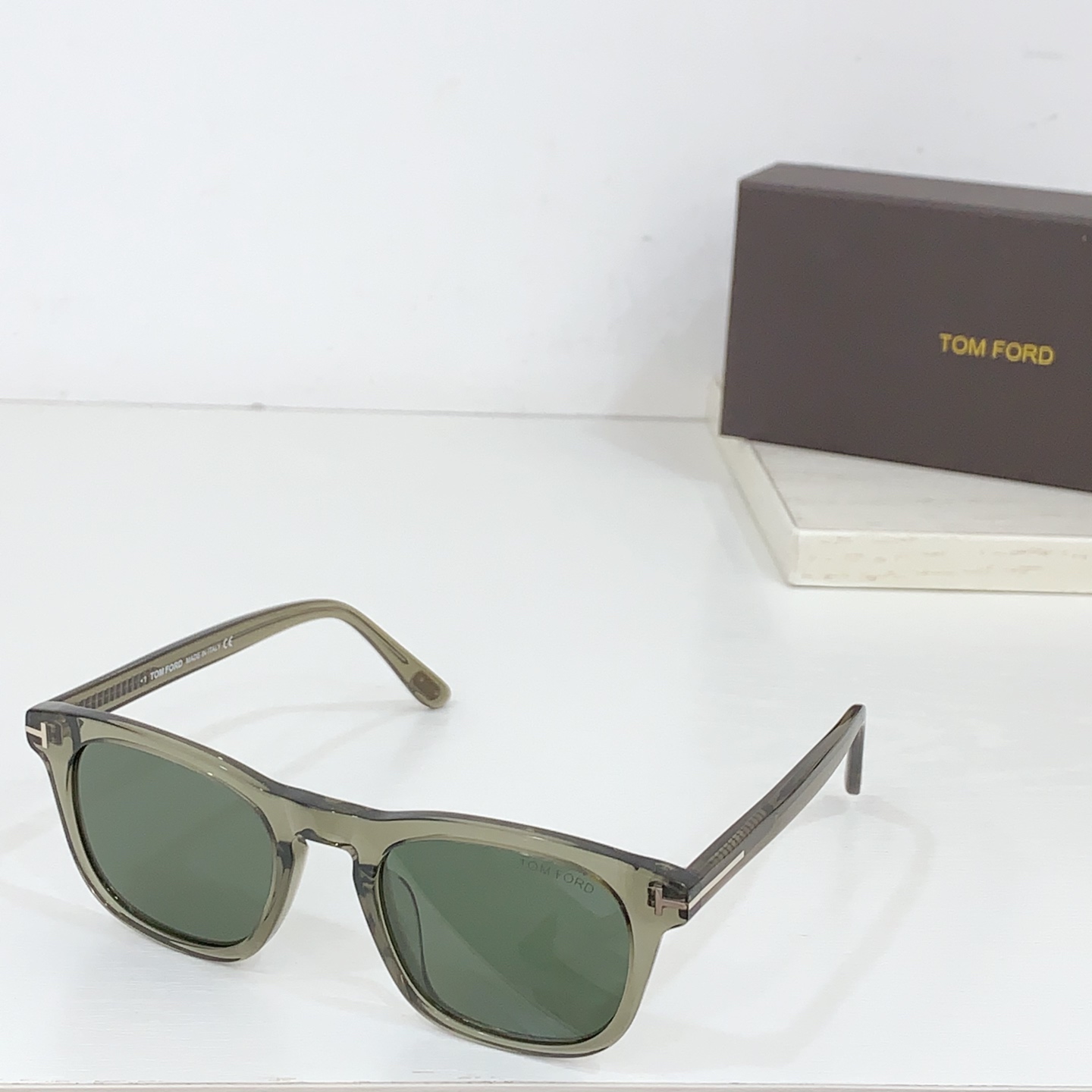  TOM FORD✨✨✨MODEL：TF5870-F-B✨✨✨SIZE：52口21-145✨✨✨