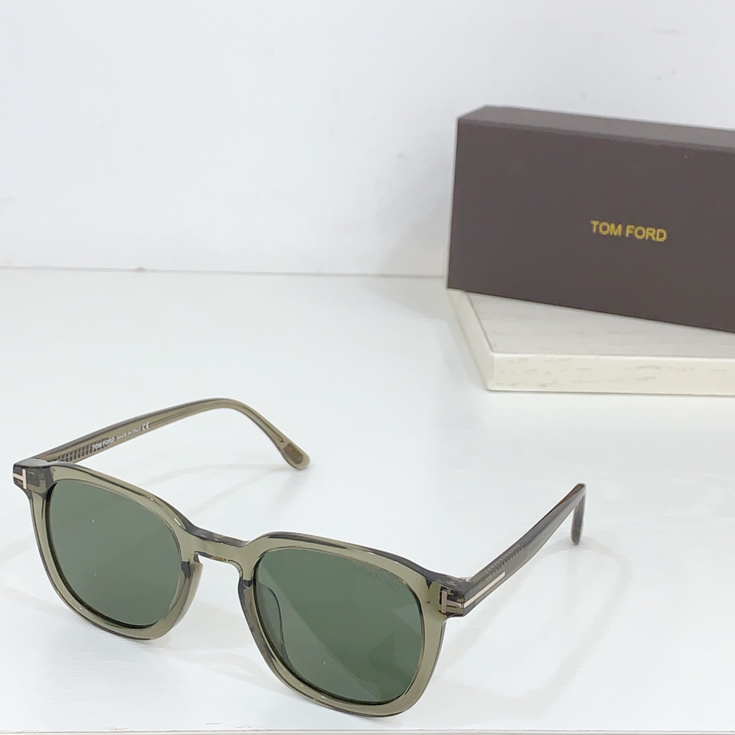  TOM FORD✨✨✨MODEL：TF0975✨✨✨SIZE：52口23-145✨✨✨
