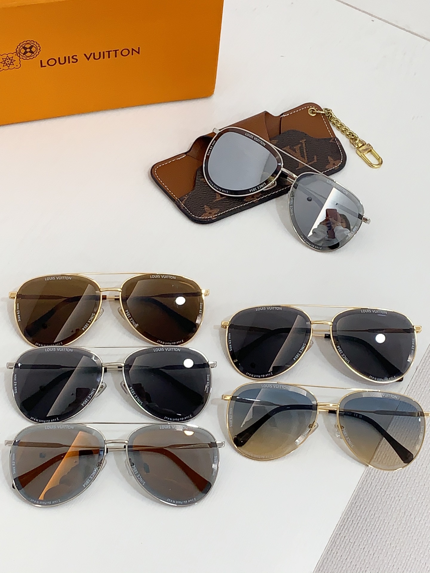  LOUIS VUITTON
MODEL：Z2649U～Z2607U～Z2636U～Z2625U～Z26