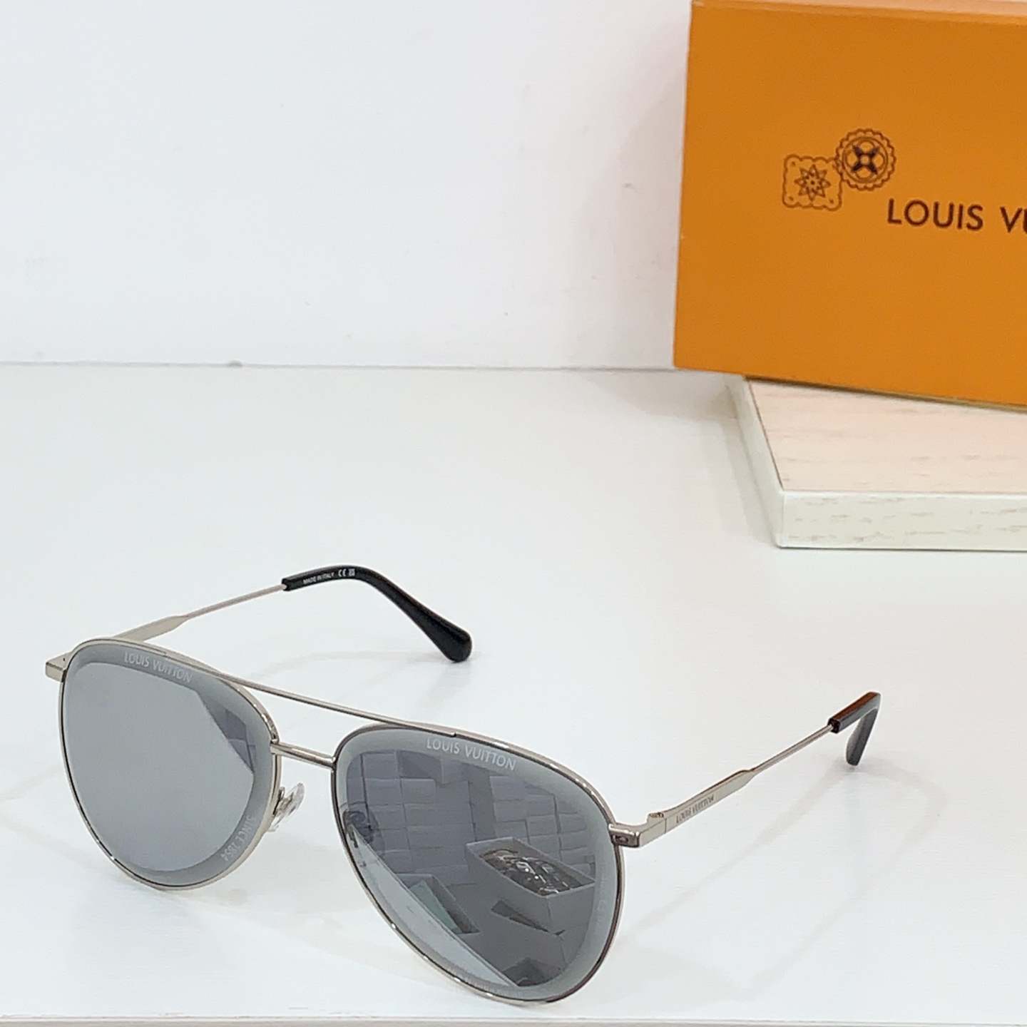  LOUIS VUITTON
MODEL：Z2649U～Z2607U～Z2636U～Z2625U～Z26