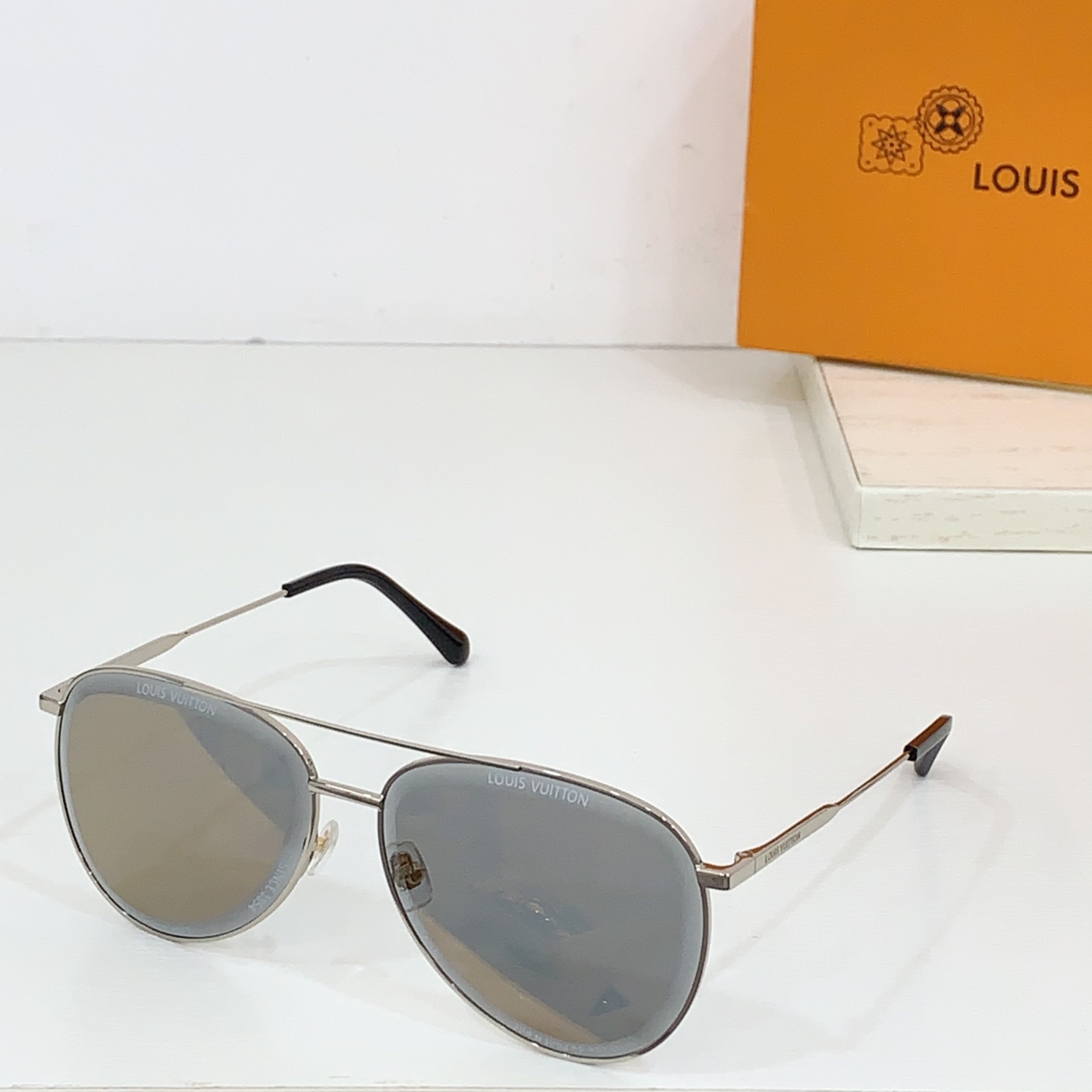  LOUIS VUITTON
MODEL：Z2649U～Z2607U～Z2636U～Z2625U～Z26