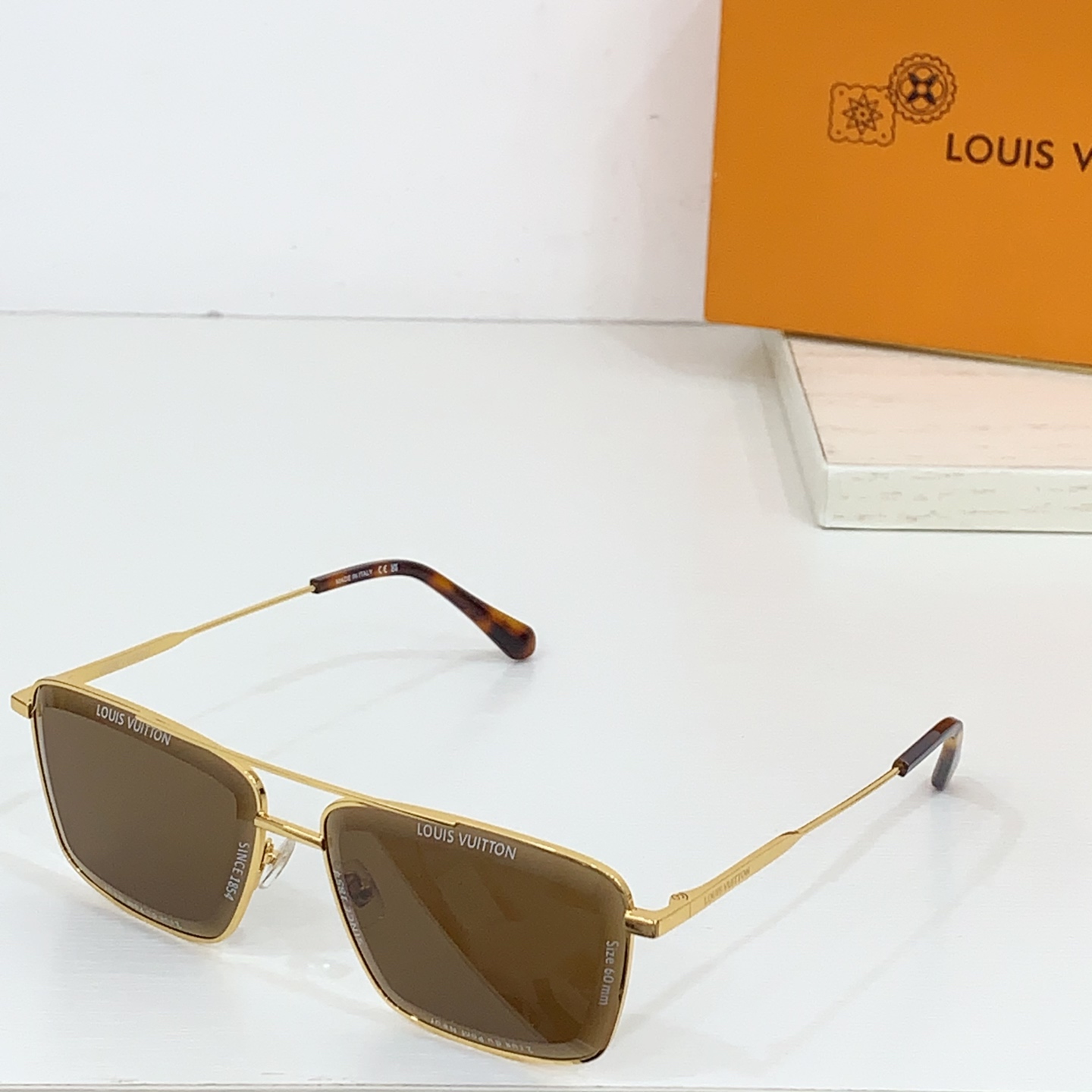  LOUIS VUITTO*
MODEL：Z2608U～Z2633U～Z2610U～Z2647U～Z26