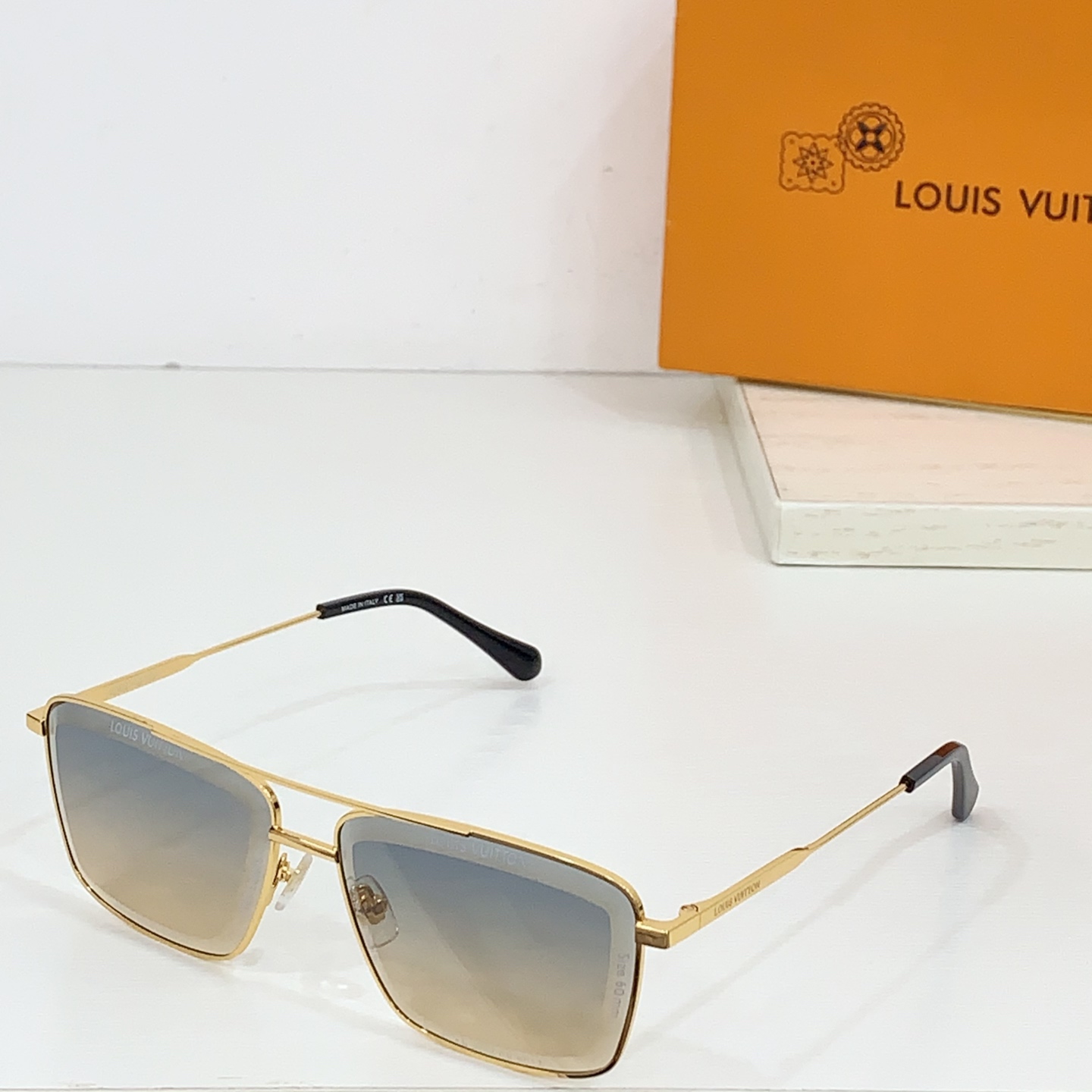  LOUIS VUITTO*
MODEL：Z2608U～Z2633U～Z2610U～Z2647U～Z26