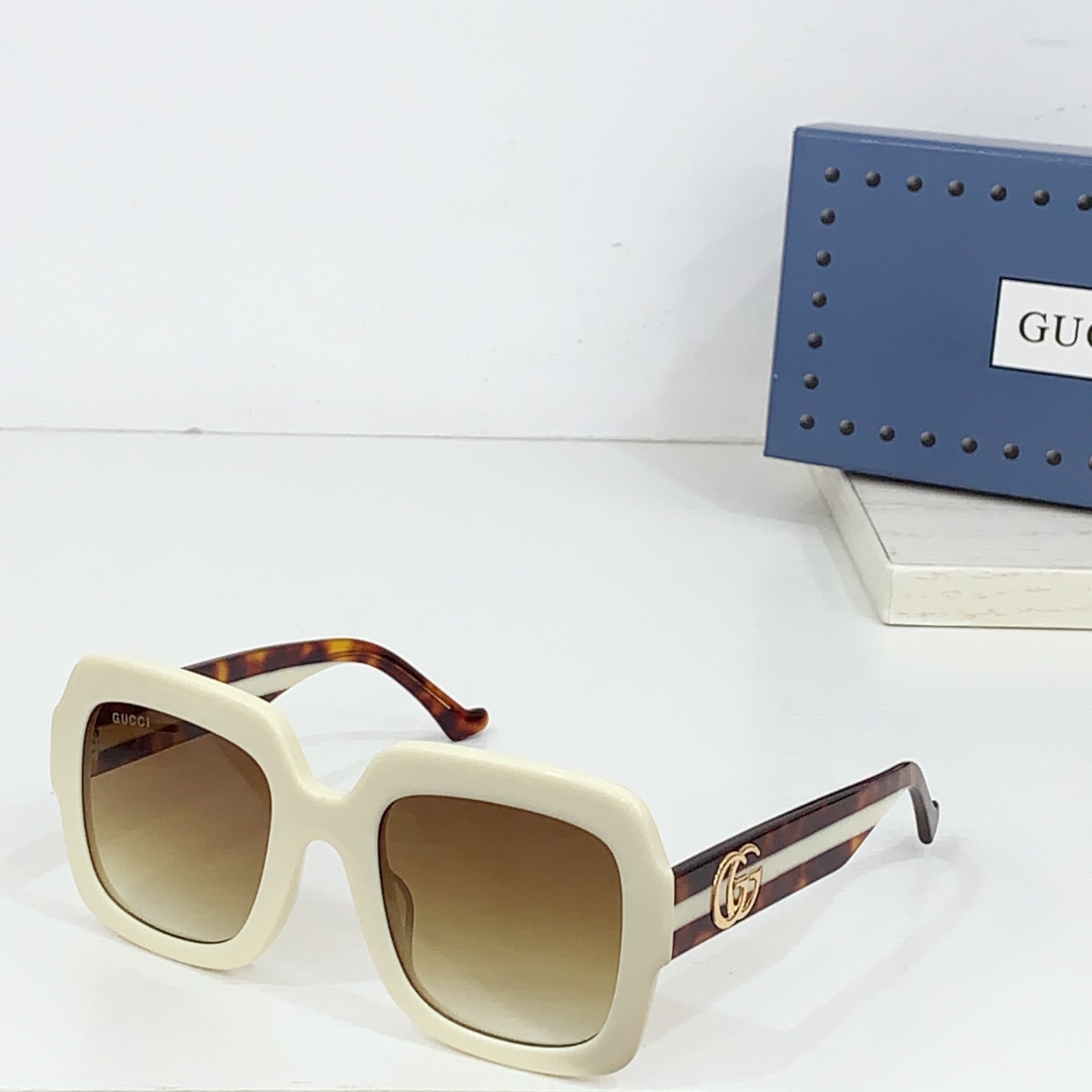  GUCC*
MODEL：GG1547
SIZE：146口0-122
