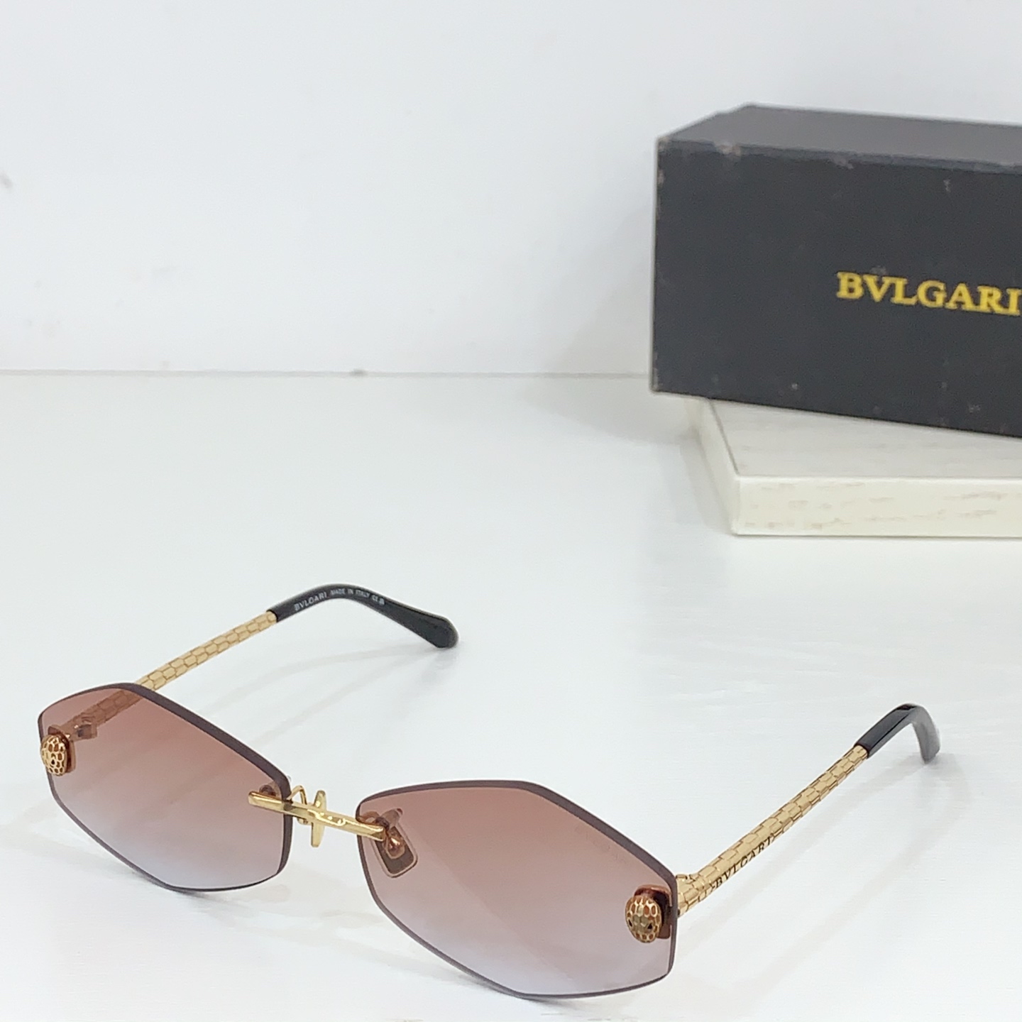  BVLGARI
MODEL：BVU 
SIZE：54口18-145
