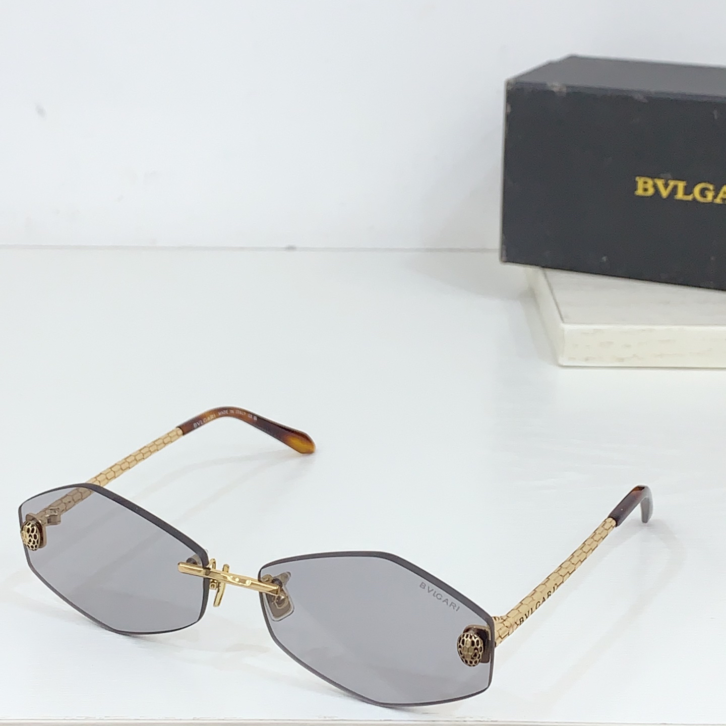  BVLGARI
MODEL：BVU 
SIZE：54口18-145
