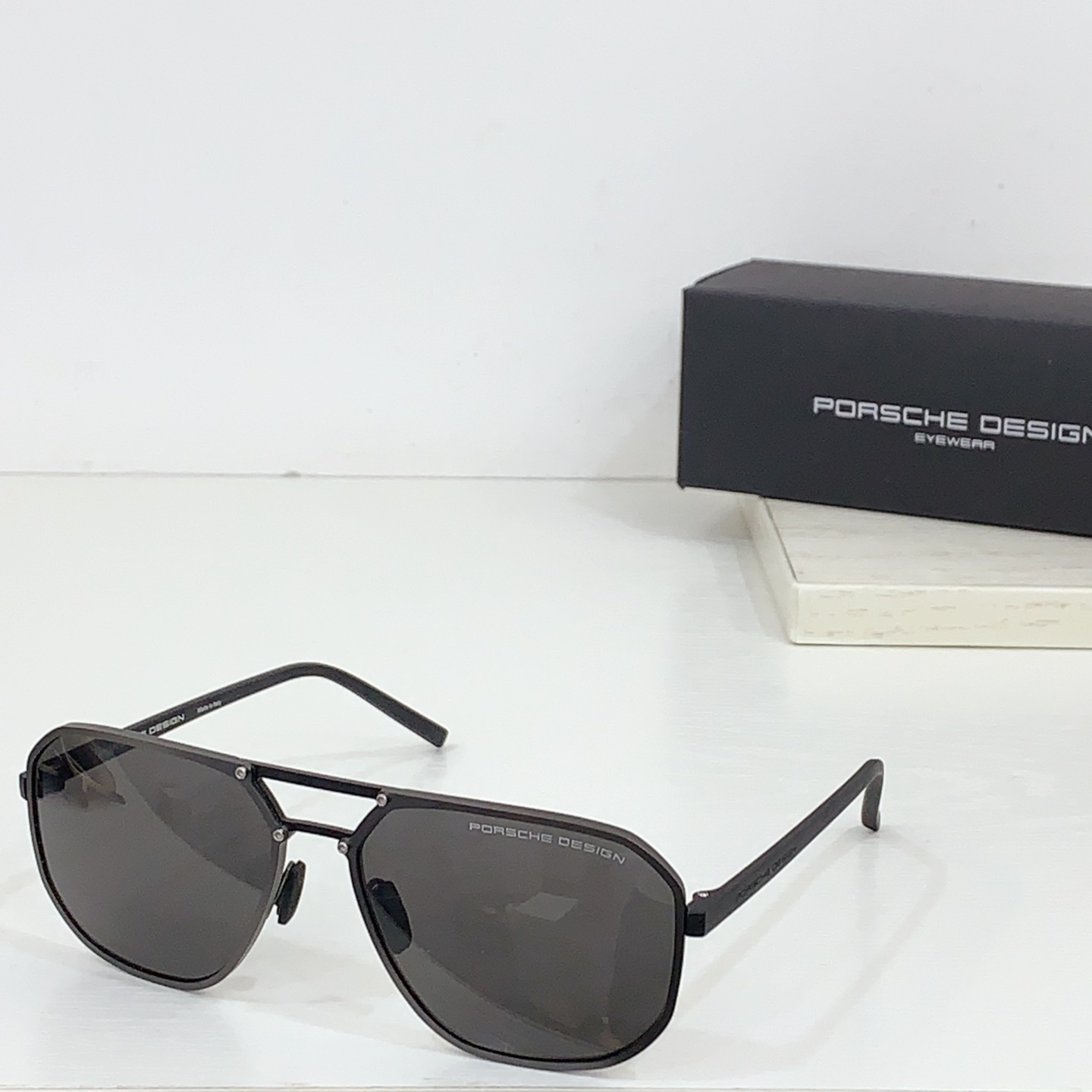  PORSCHE DESIG*
MODEL：
SIZE：61口17-145

