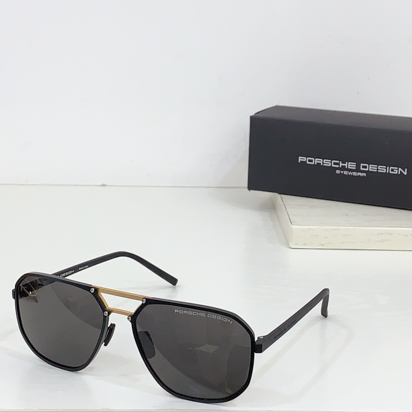  PORSCHE DESIG*
MODEL：
SIZE：61口17-145
