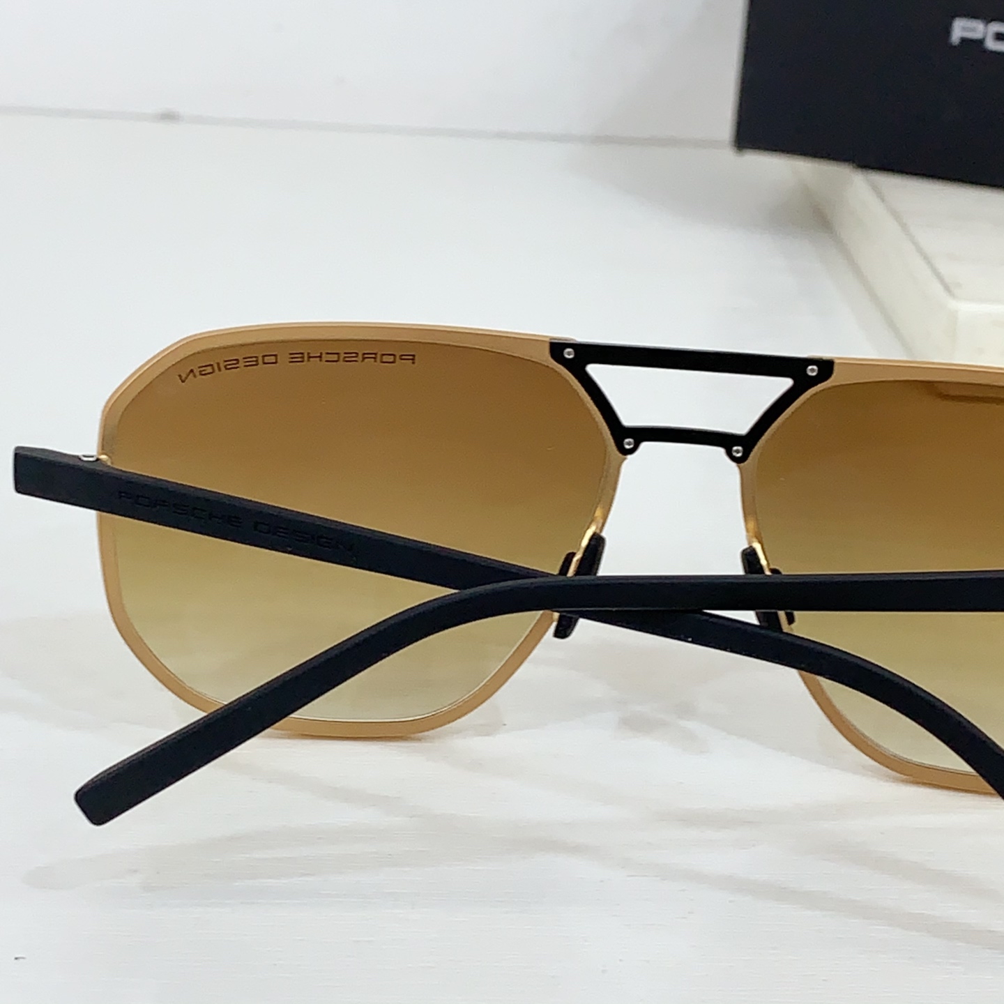  PORSCHE DESIG*
MODEL：
SIZE：61口17-145

