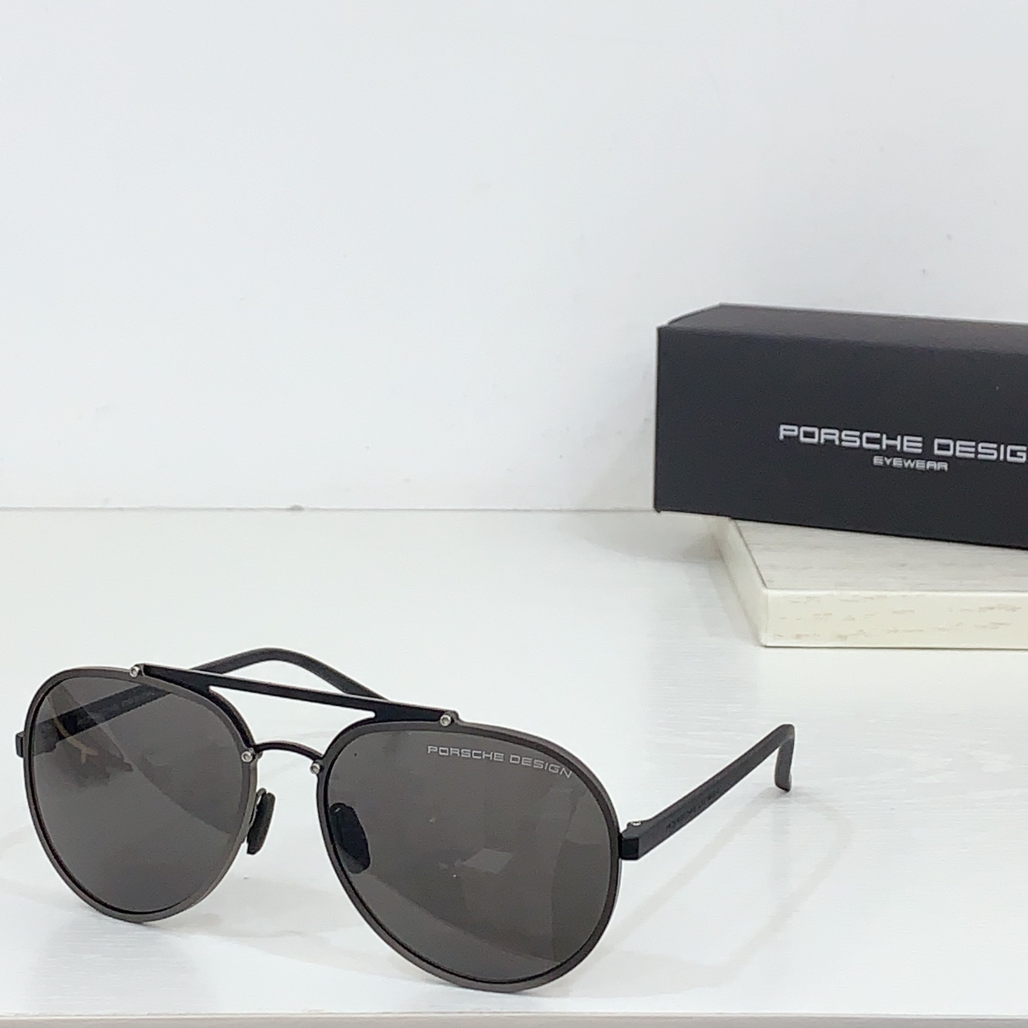  PORSCHE DESIG* 
MODEL 
SIZE：55口20-145

